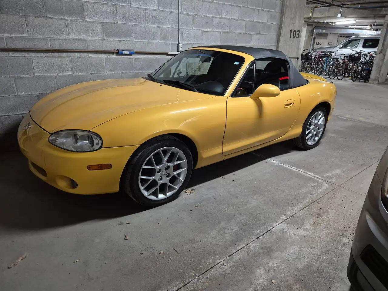 Mazda MX-5 Miata снимка Mazda MX-5 Miata