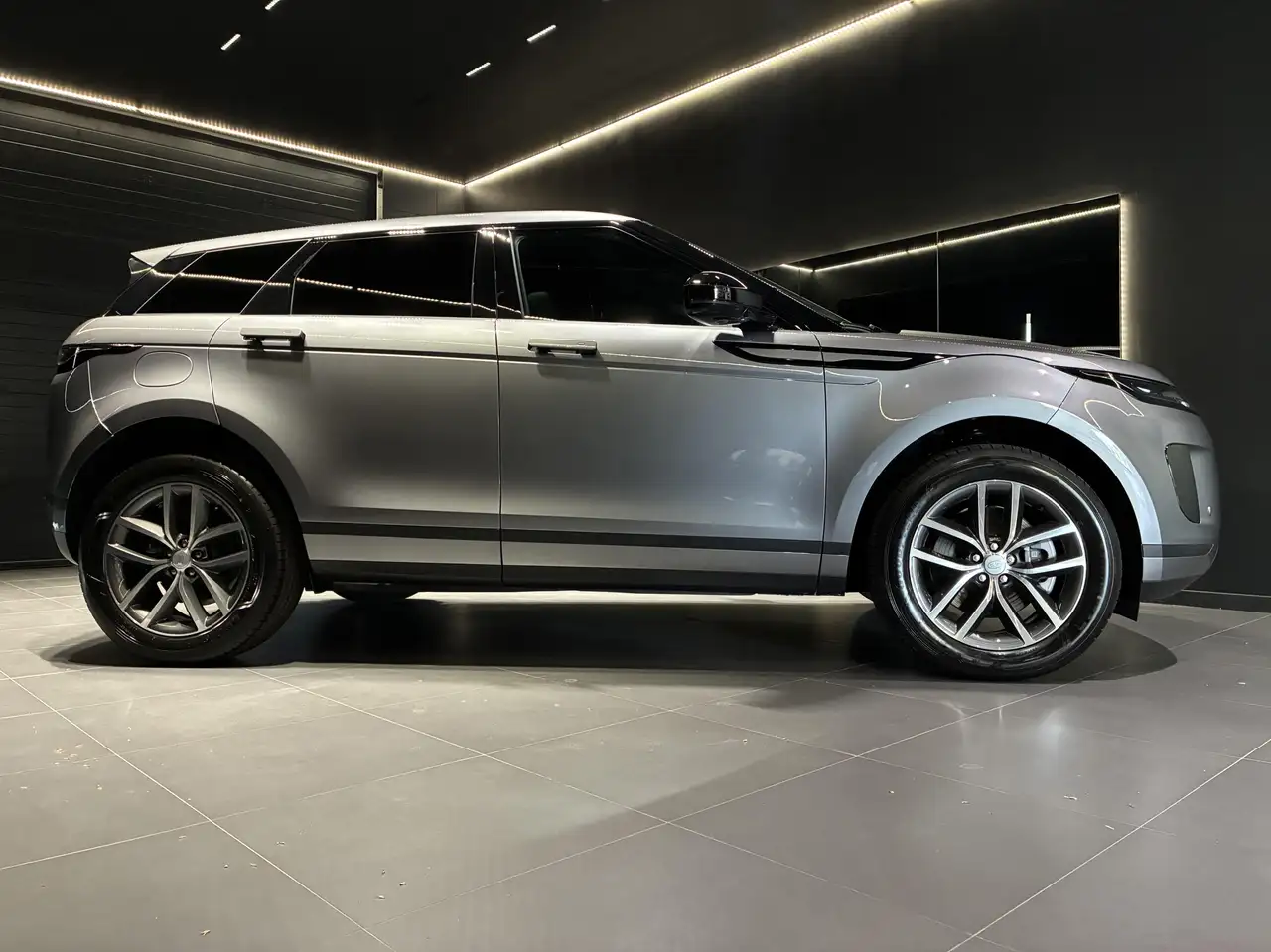 Land Rover Range Rover Evoque 2026 — фото 6