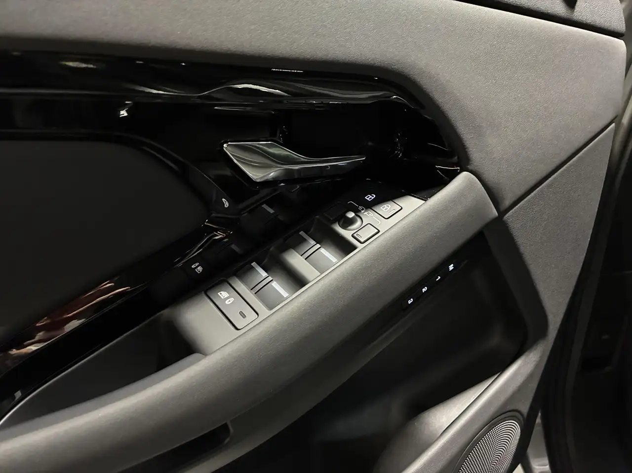 Land Rover Range Rover Evoque 2026 — фото 13