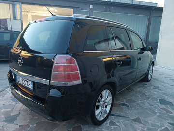 1.9 cdti Cosmo 120cv auto