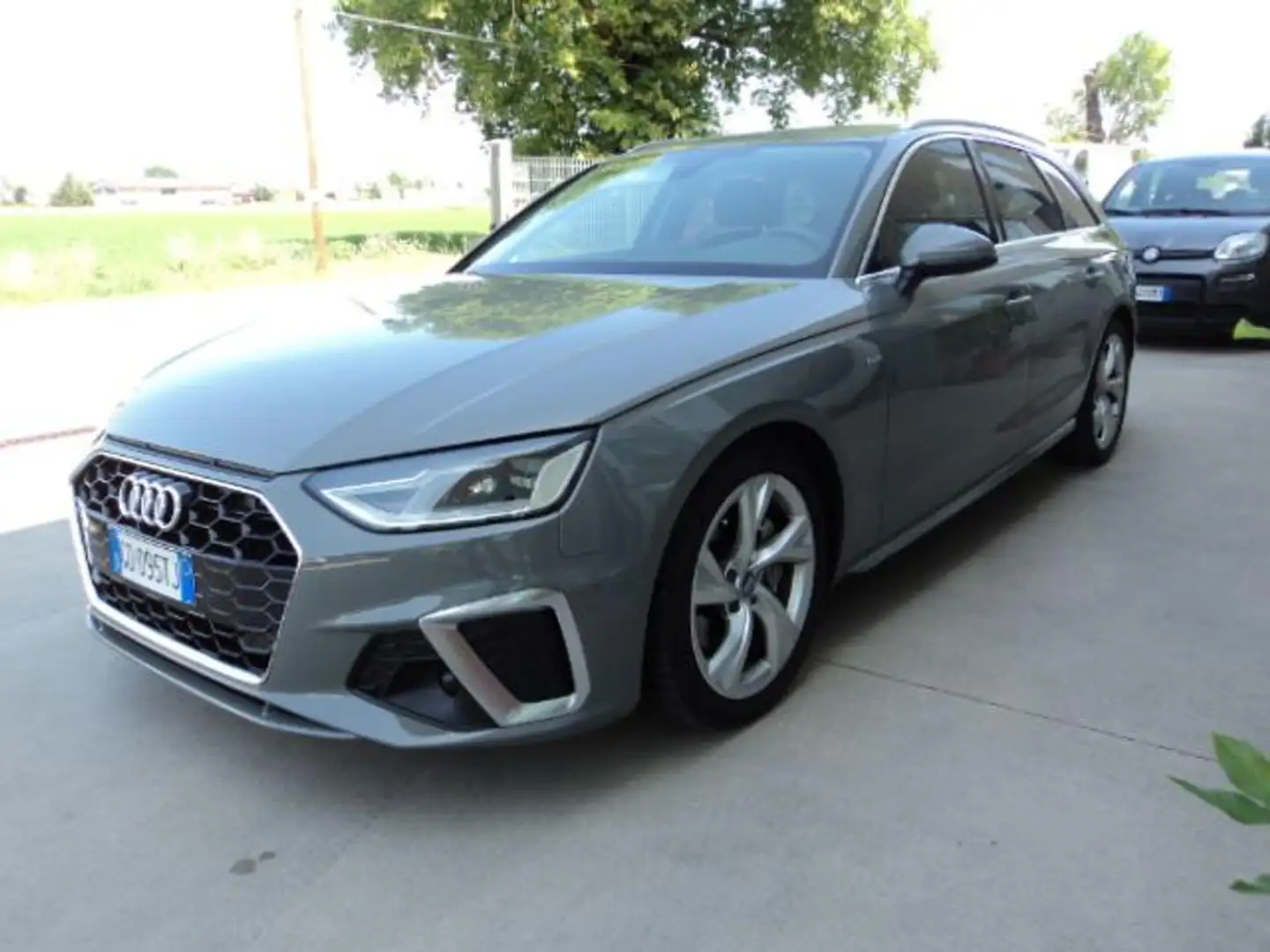 Audi A4 Avant 40 TDI S tronic S line edition Gris - 1