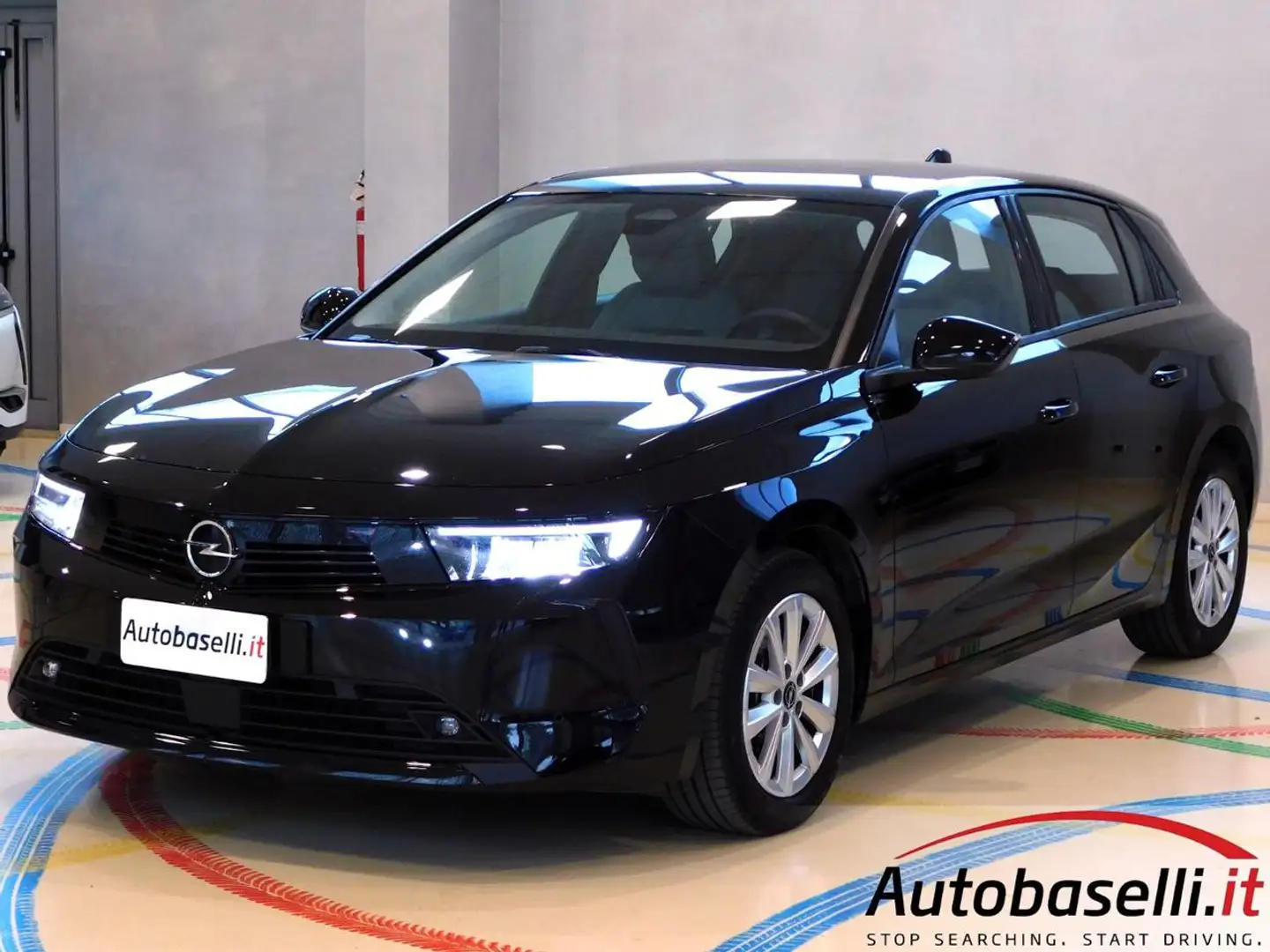 Opel Astra 1.2 TURBO 110 CV EDITION, PURE PANEL 10'' + 10'' Nero - 1