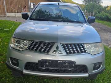 L 200 2,4 DI-D 4WD Doppelkabine Invite Invite