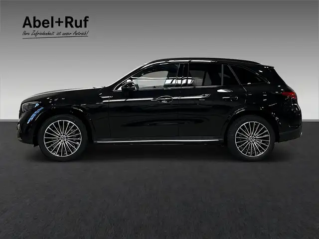 Mercedes-Benz 220 view 4