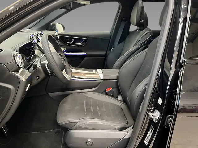 Mercedes-Benz 220 view 8