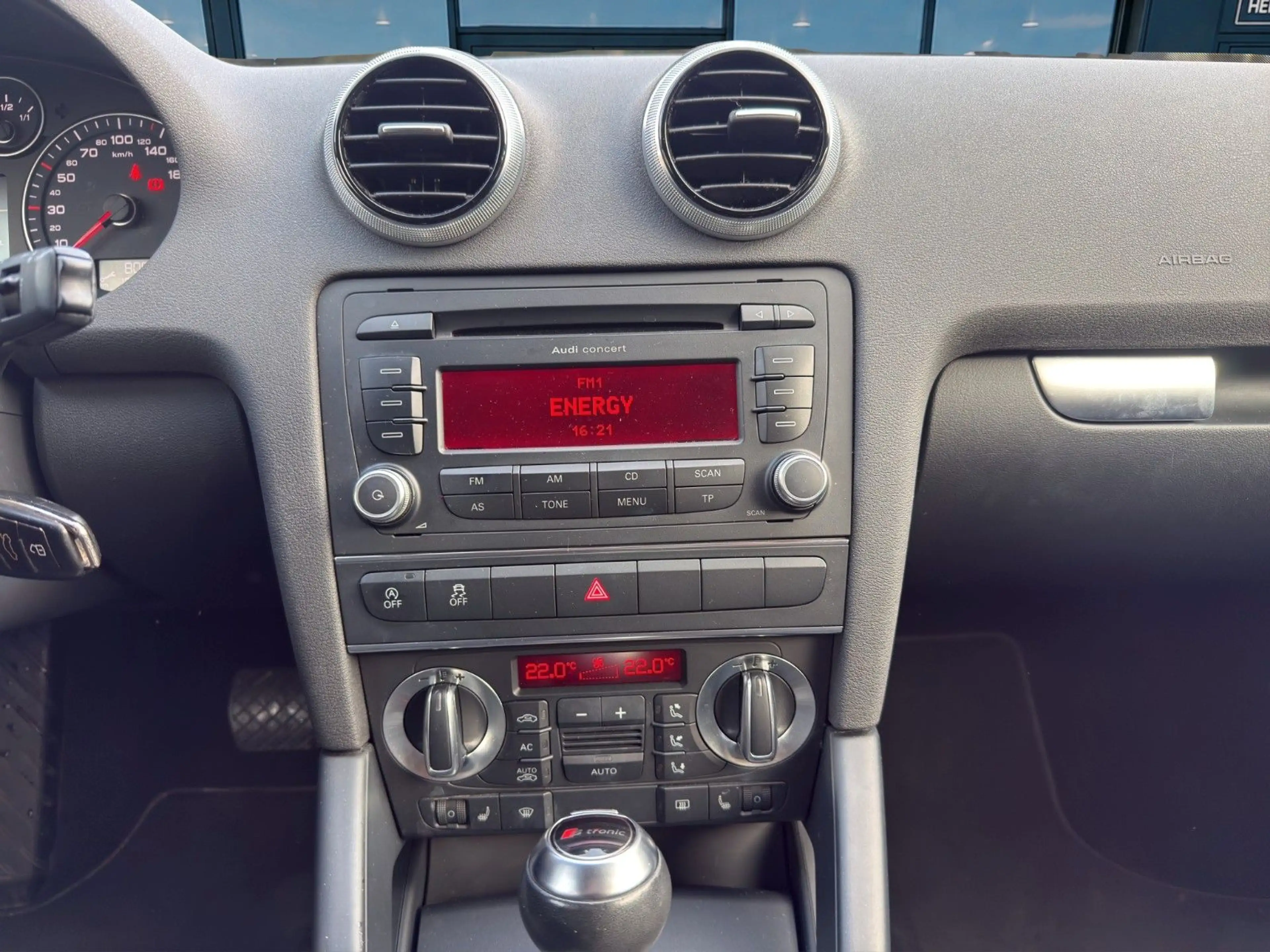 Audi A3 Sportback 1.6 TDI Autom.Attraction,PDC,SH,AHK — photo 14