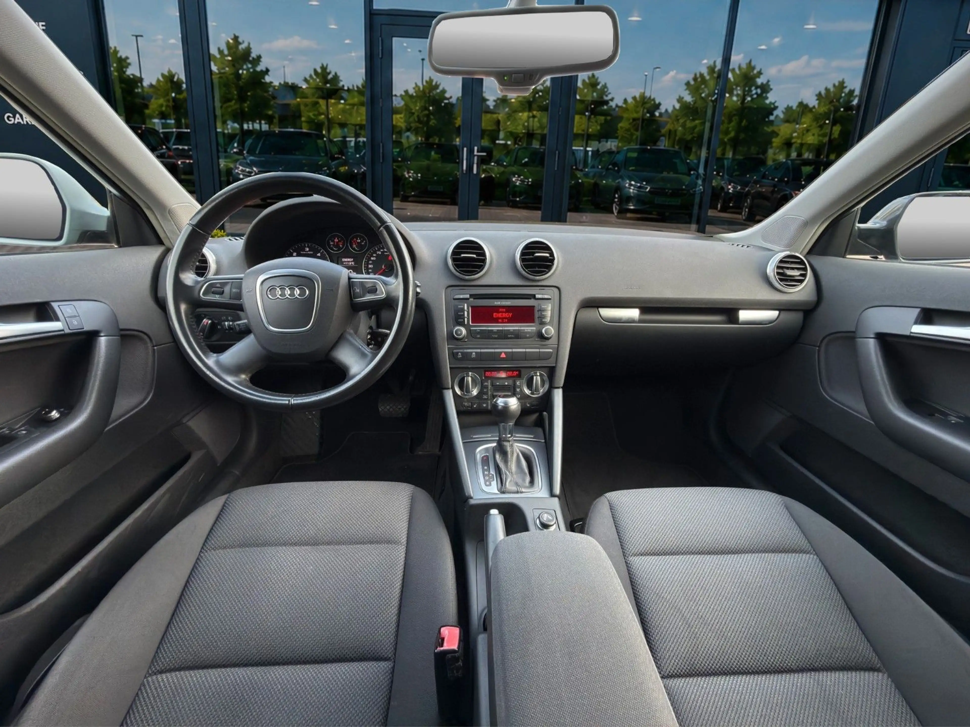 Audi A3 Sportback 1.6 TDI Autom.Attraction,PDC,SH,AHK — photo 13