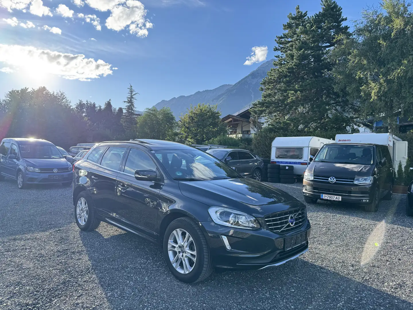 Volvo XC60 Momentum 2WD Grau - 1