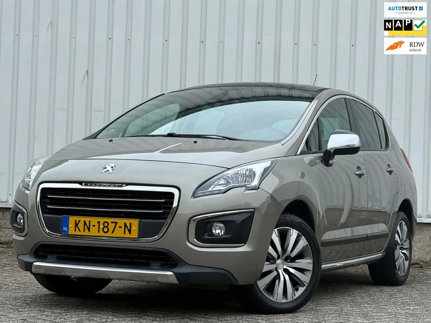 Peugeot 3008 1.2 PureTech Style D-RiemVV,2e Eigenaar,Trekhaak,C Grau - 1