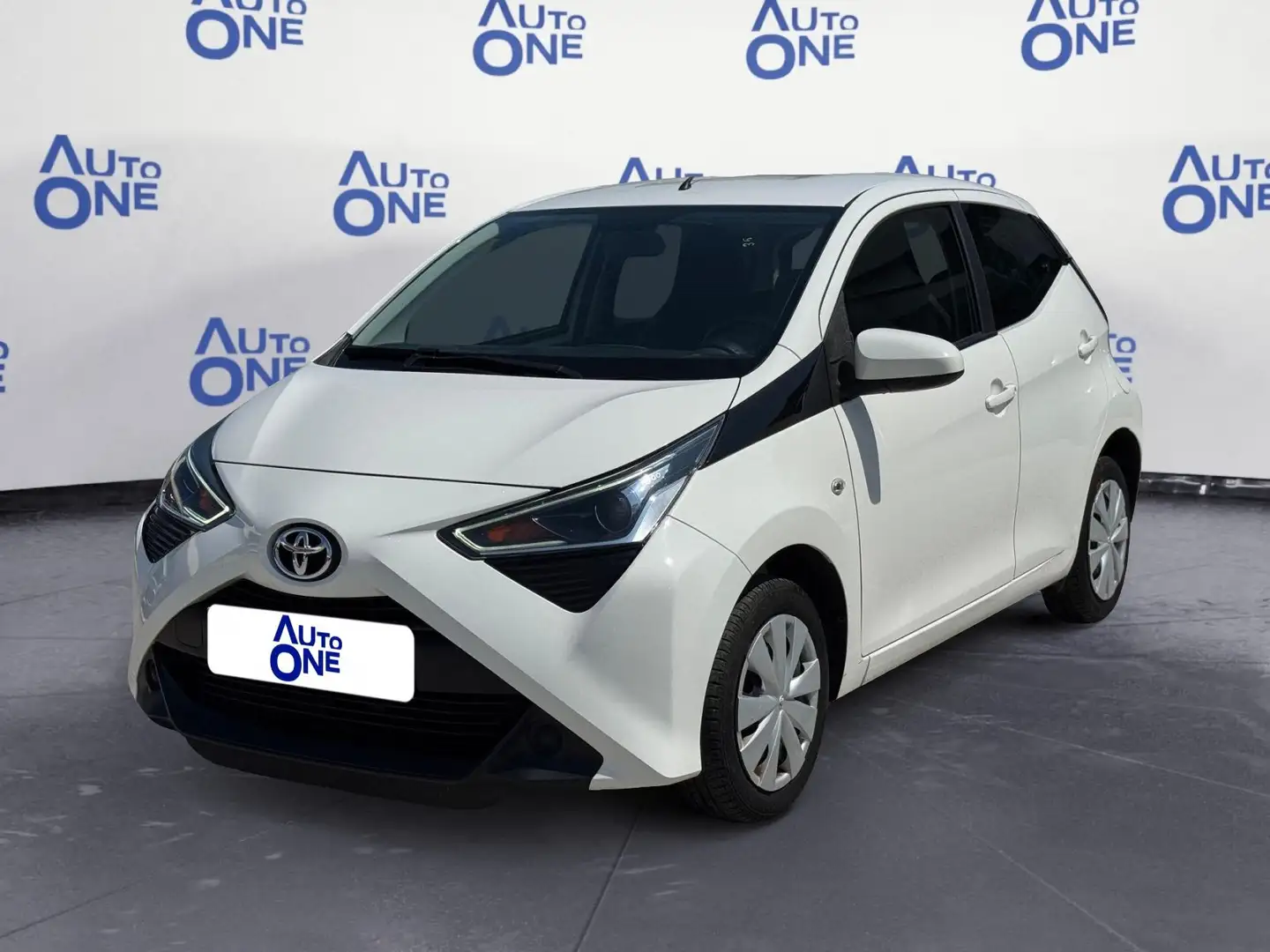 Toyota Aygo 1.0 VVT-i 72 CV X-Play - autoone.it Bianco - 1
