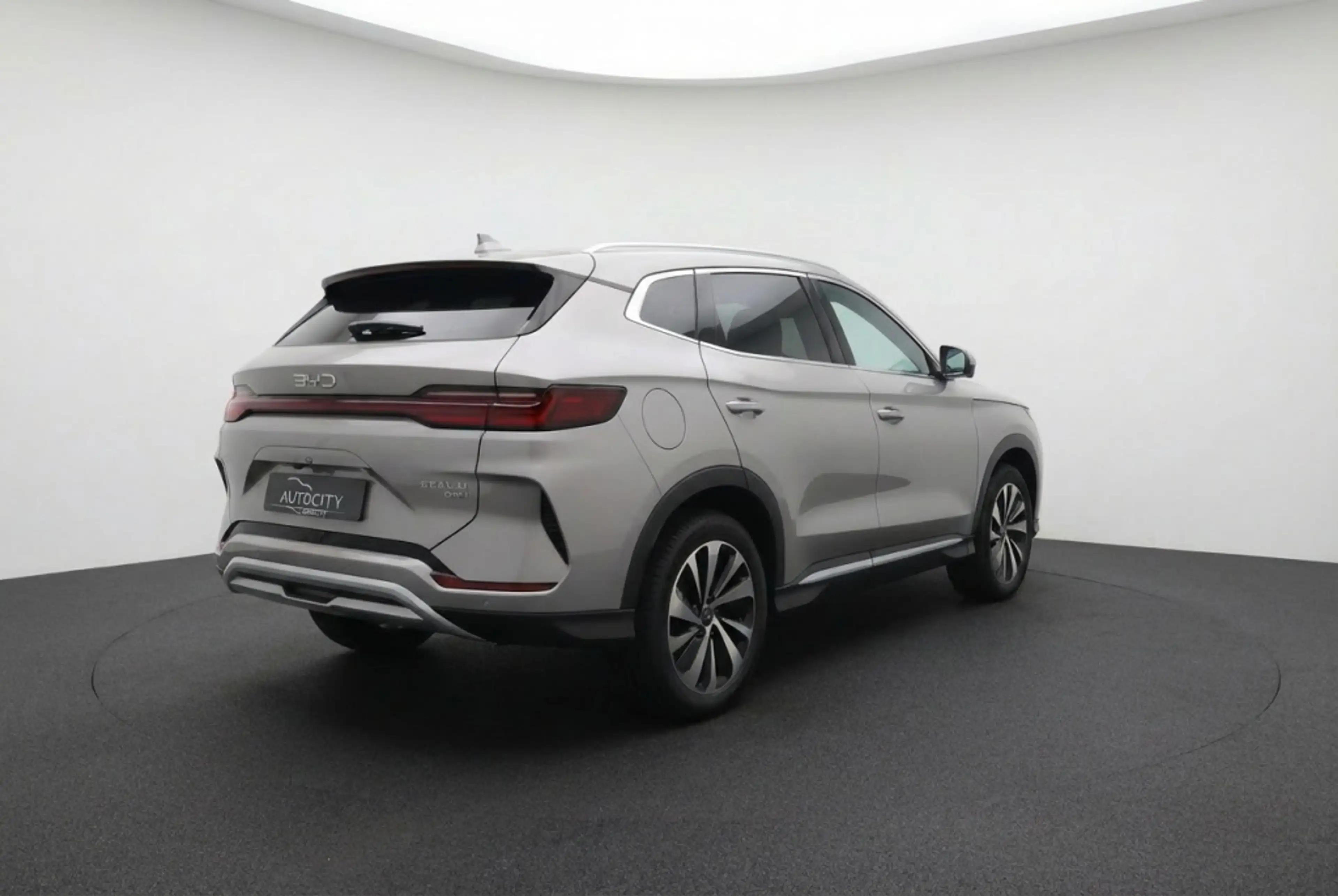 BYD Seal U 1.5 DM-i PHEV AWD Design | 324 PK | Bountless Clou — photo 2