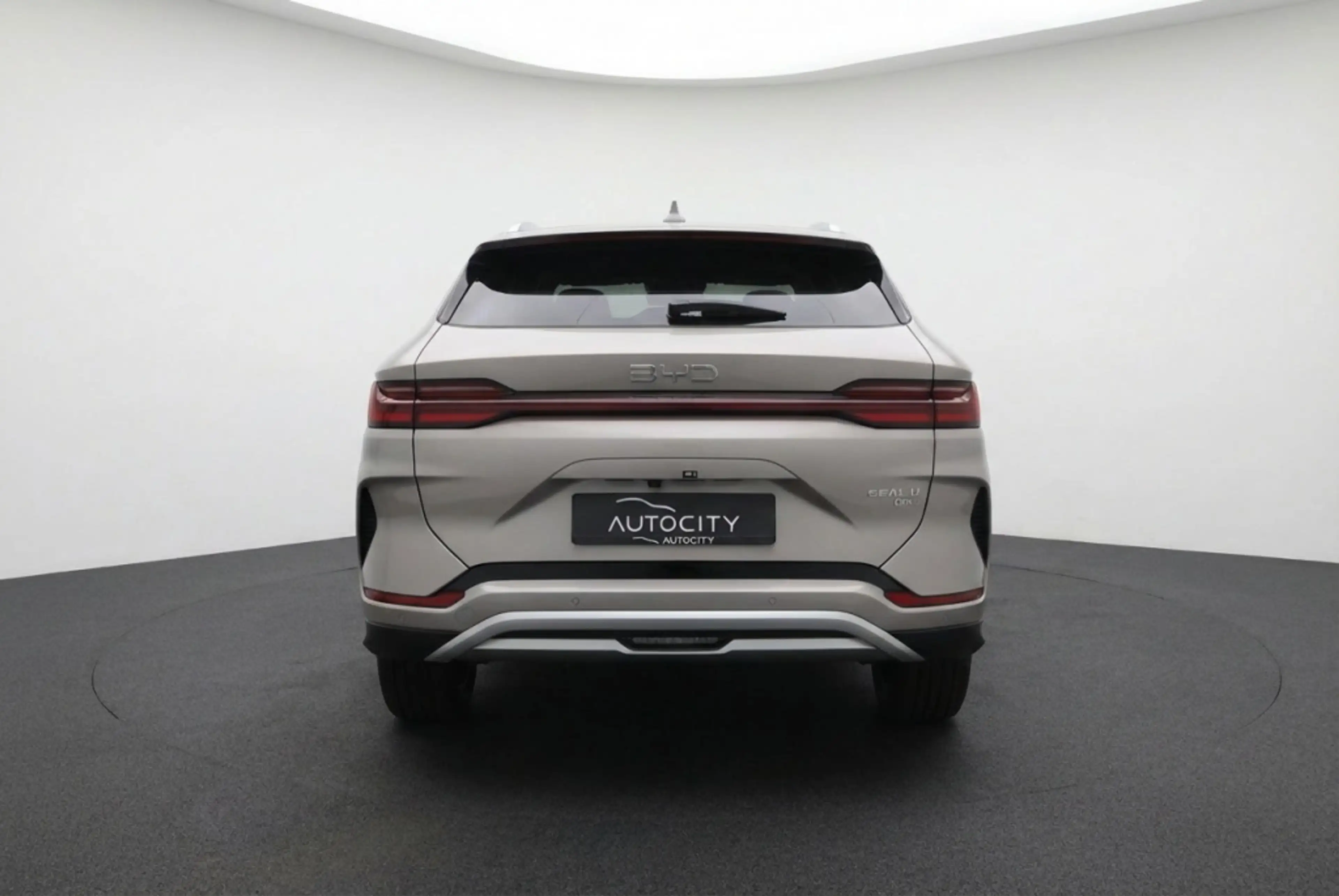BYD Seal U 1.5 DM-i PHEV AWD Design | 324 PK | Bountless Clou — photo 5