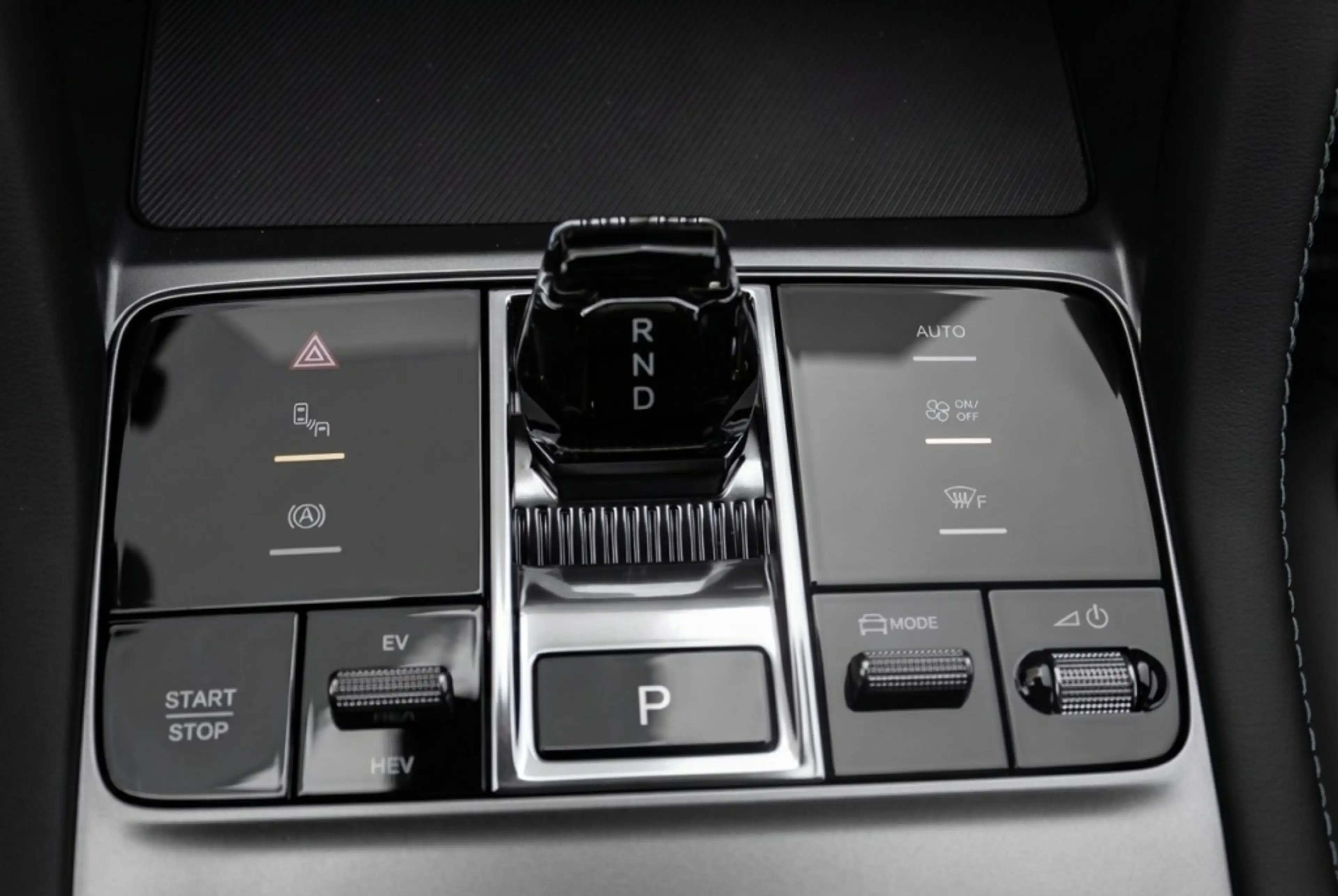 BYD Seal U 1.5 DM-i PHEV AWD Design | 324 PK | Bountless Clou — photo 29