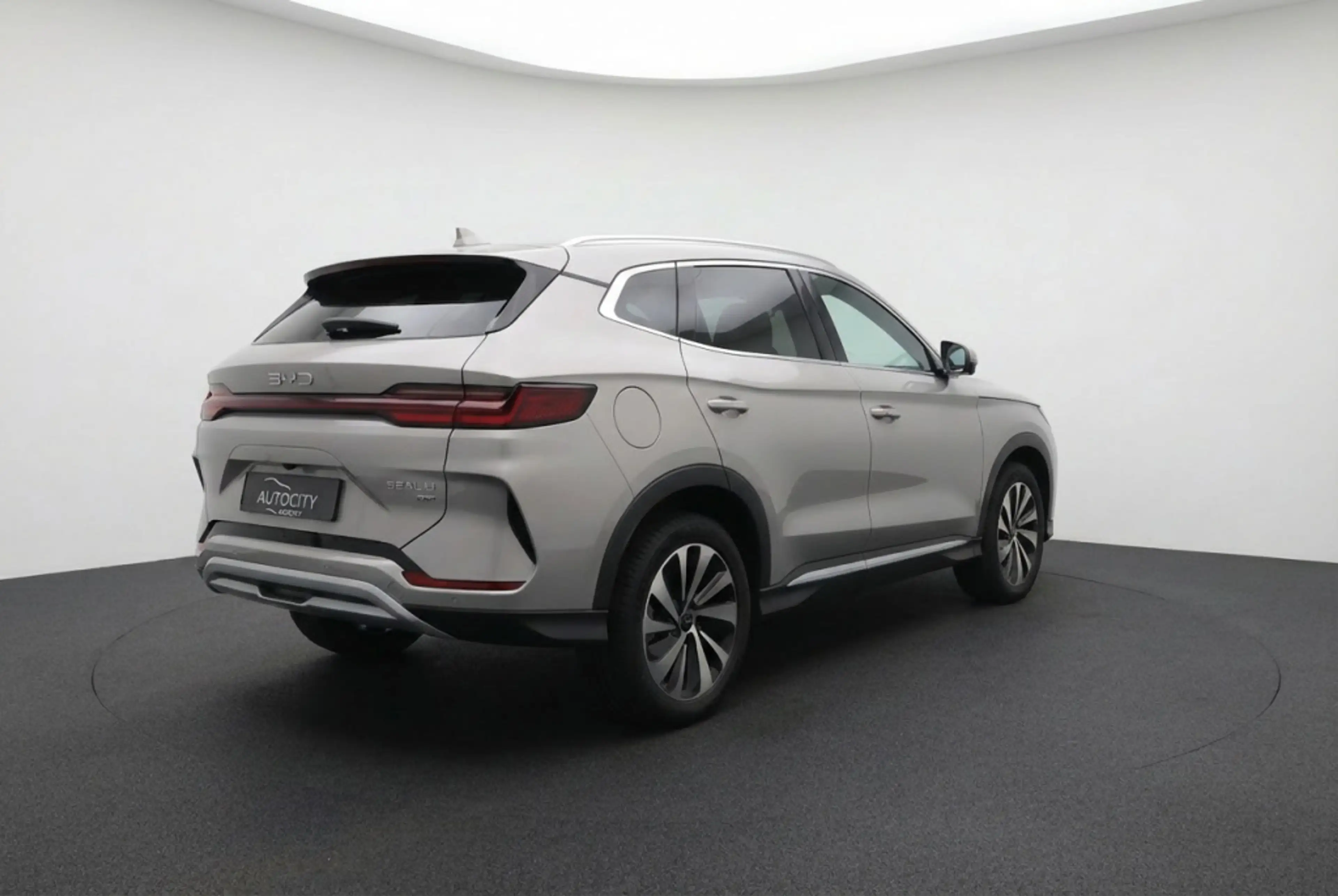 BYD Seal U 1.5 DM-i PHEV AWD Design | 324 PK | Bountless Clou — photo 6