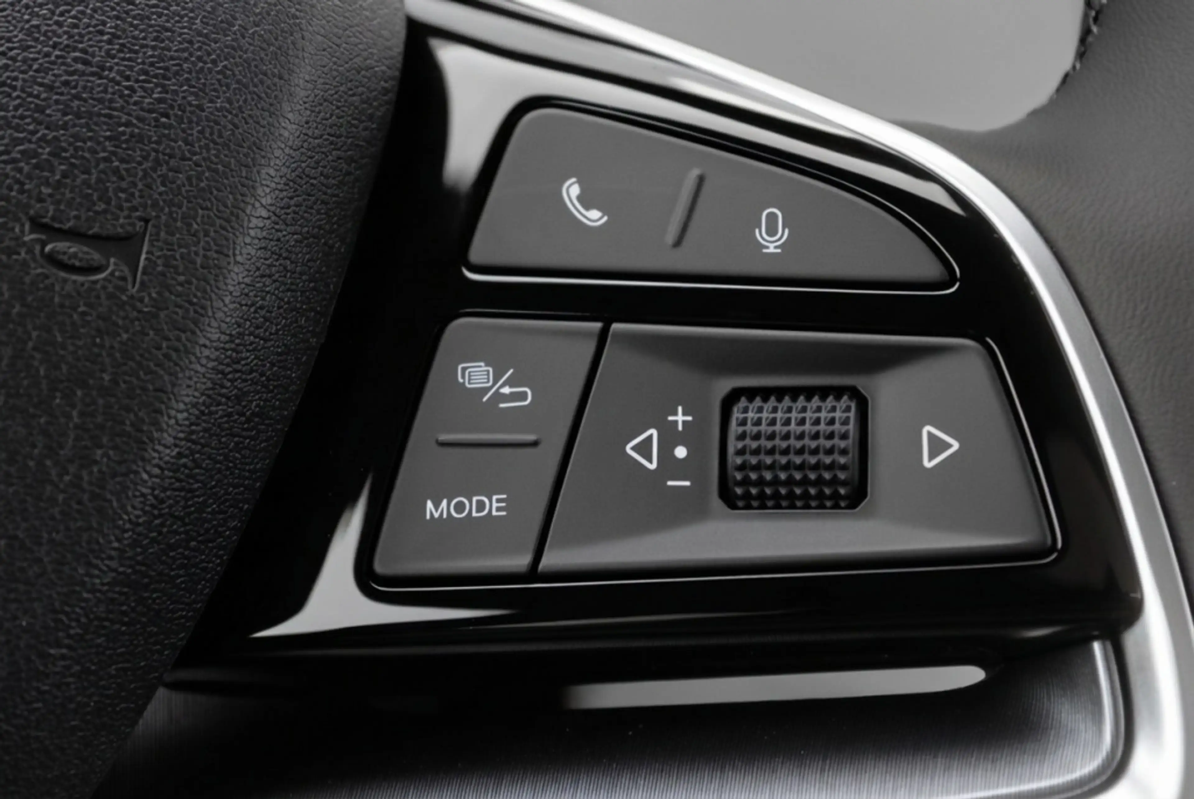 BYD Seal U 1.5 DM-i PHEV AWD Design | 324 PK | Bountless Clou — photo 33