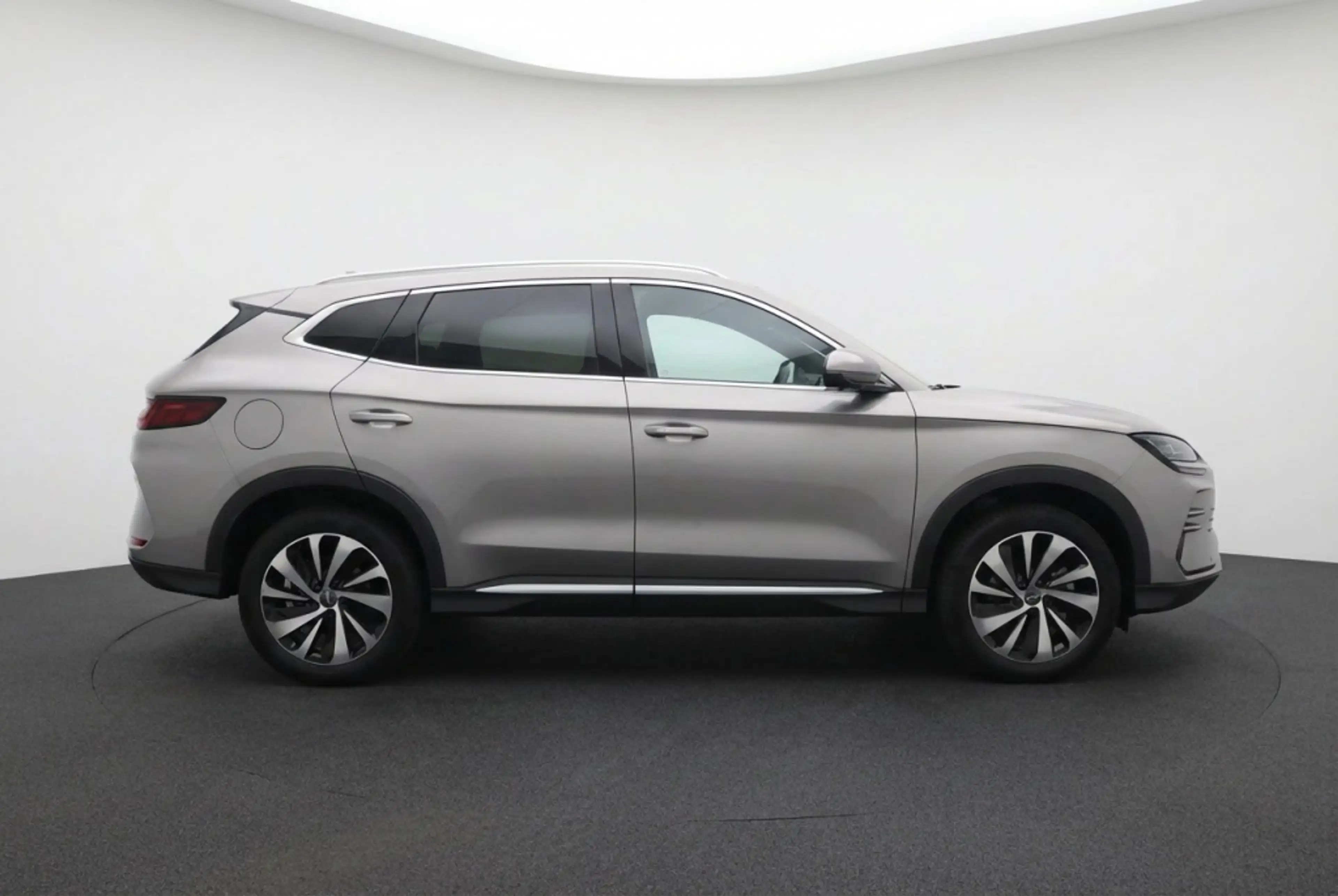 BYD Seal U 1.5 DM-i PHEV AWD Design | 324 PK | Bountless Clou — photo 4