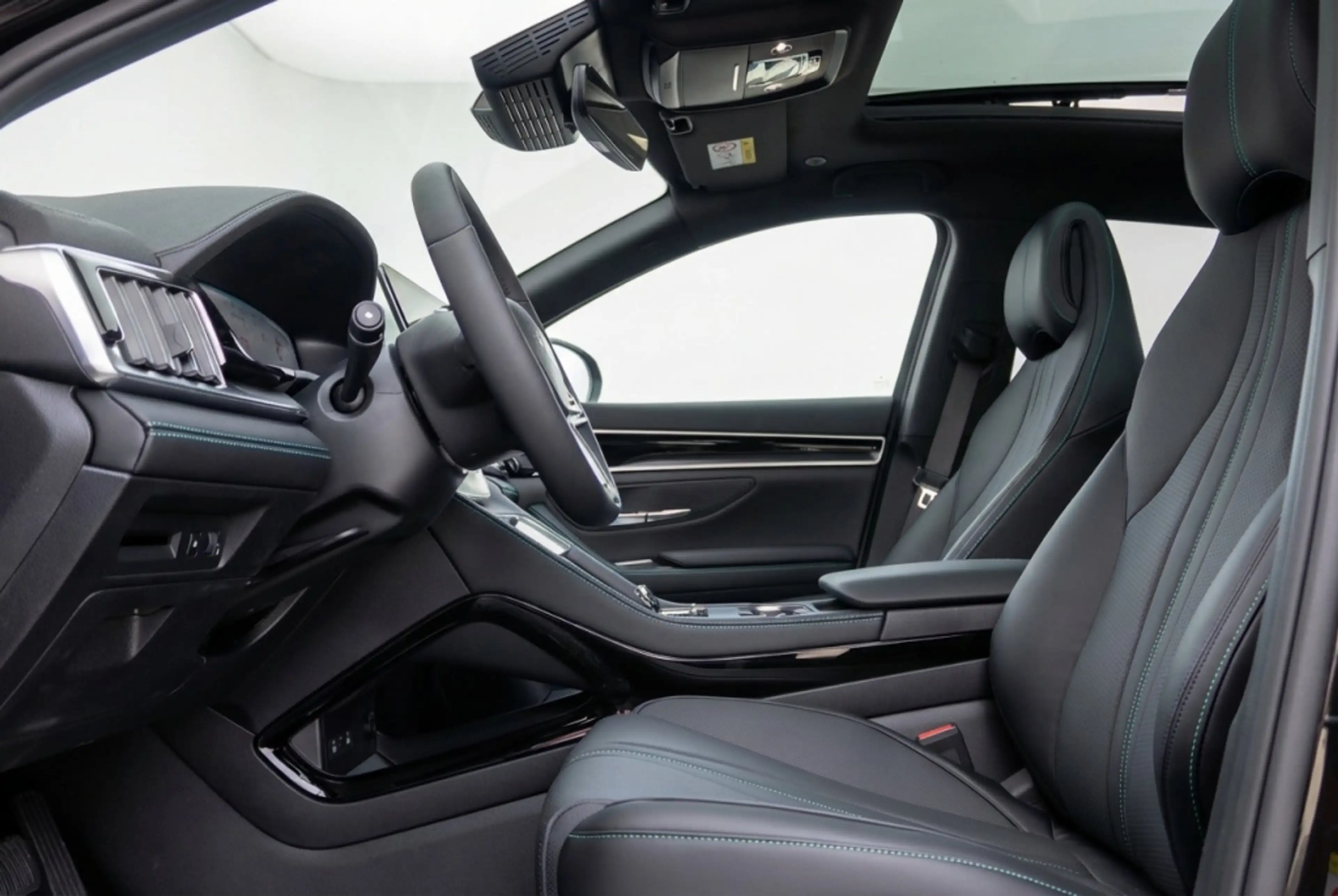 BYD Seal U 1.5 DM-i PHEV AWD Design | 324 PK | Bountless Clou — photo 13