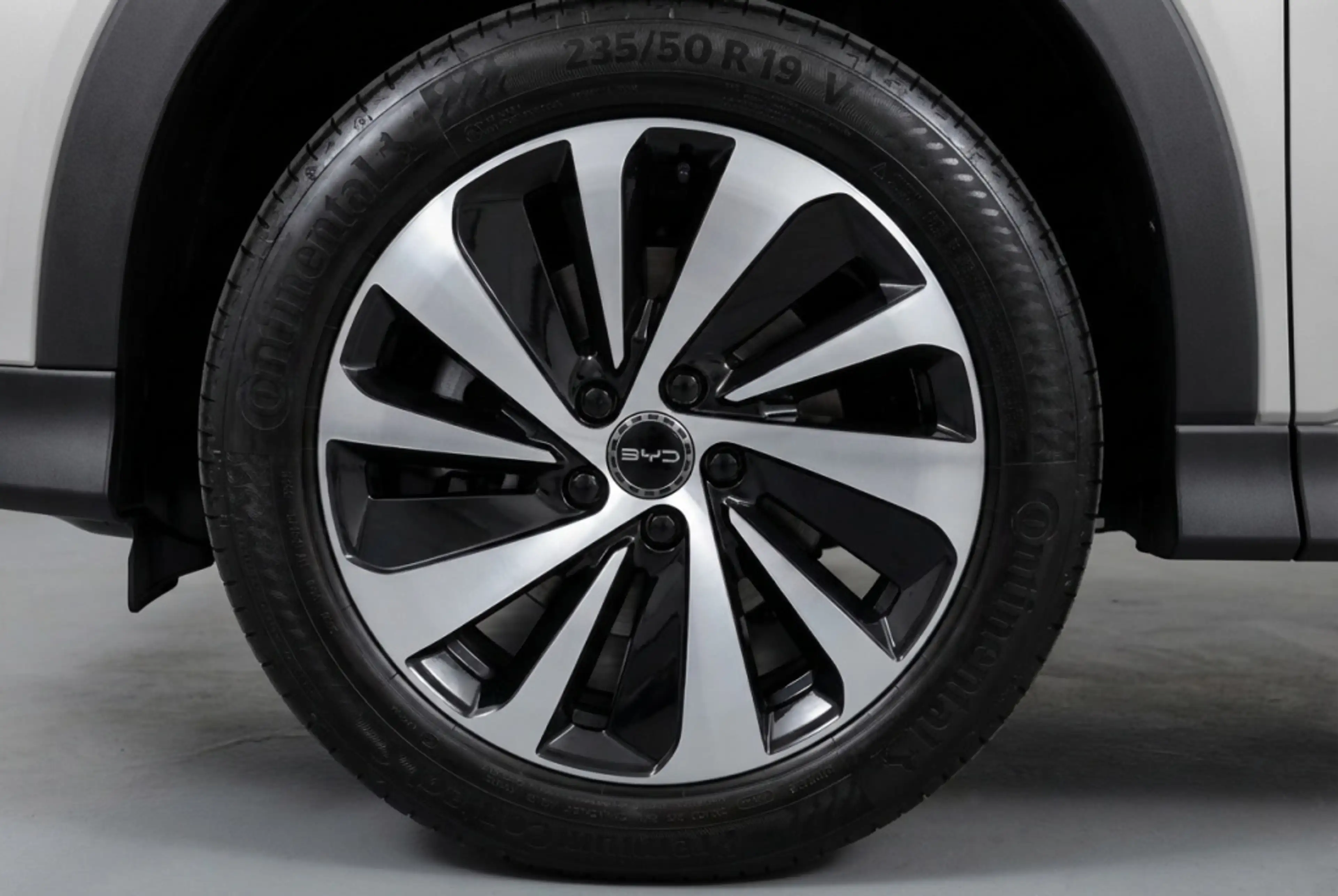 BYD Seal U 1.5 DM-i PHEV AWD Design | 324 PK | Bountless Clou — photo 10