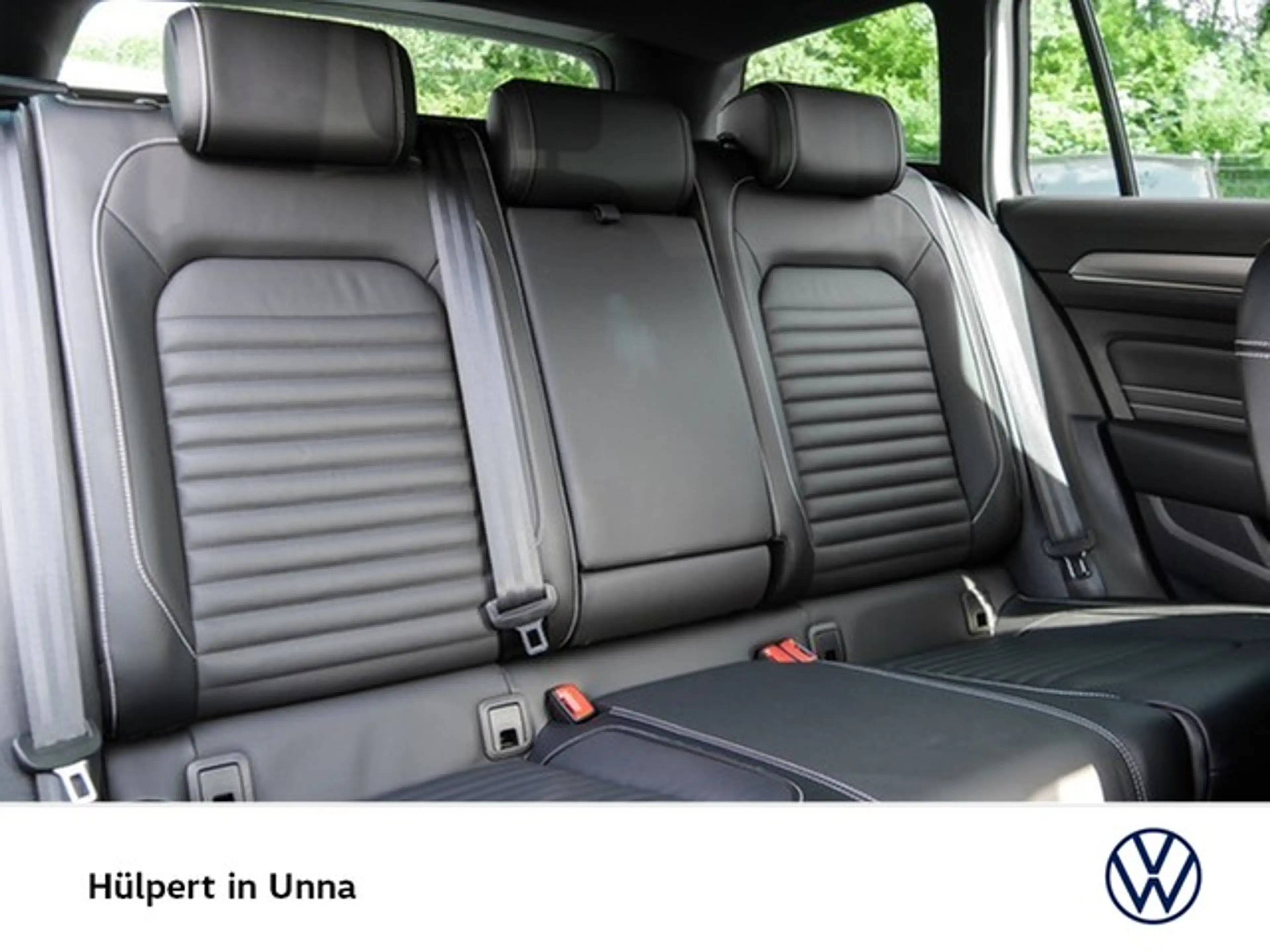 Volkswagen Passat Alltrack 2.0 4X4 LEDER AHK 360°CAM LM19 — photo 4