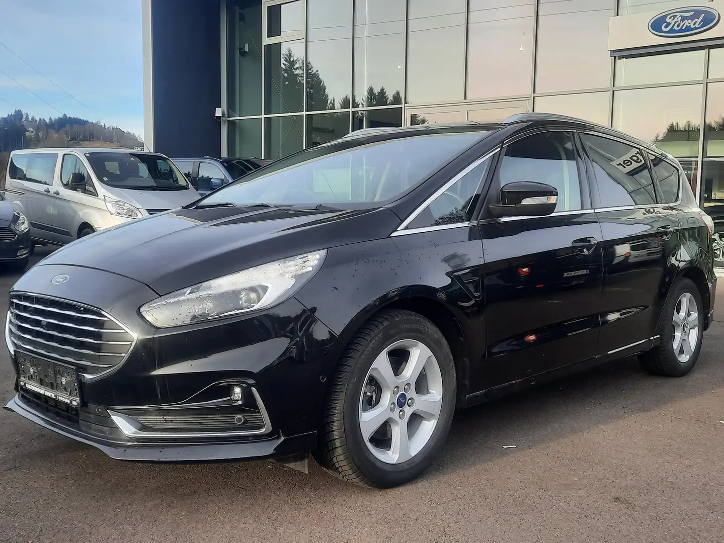 Ford S-Max 2,0 Ecoblue Titanium Schwarz - 2