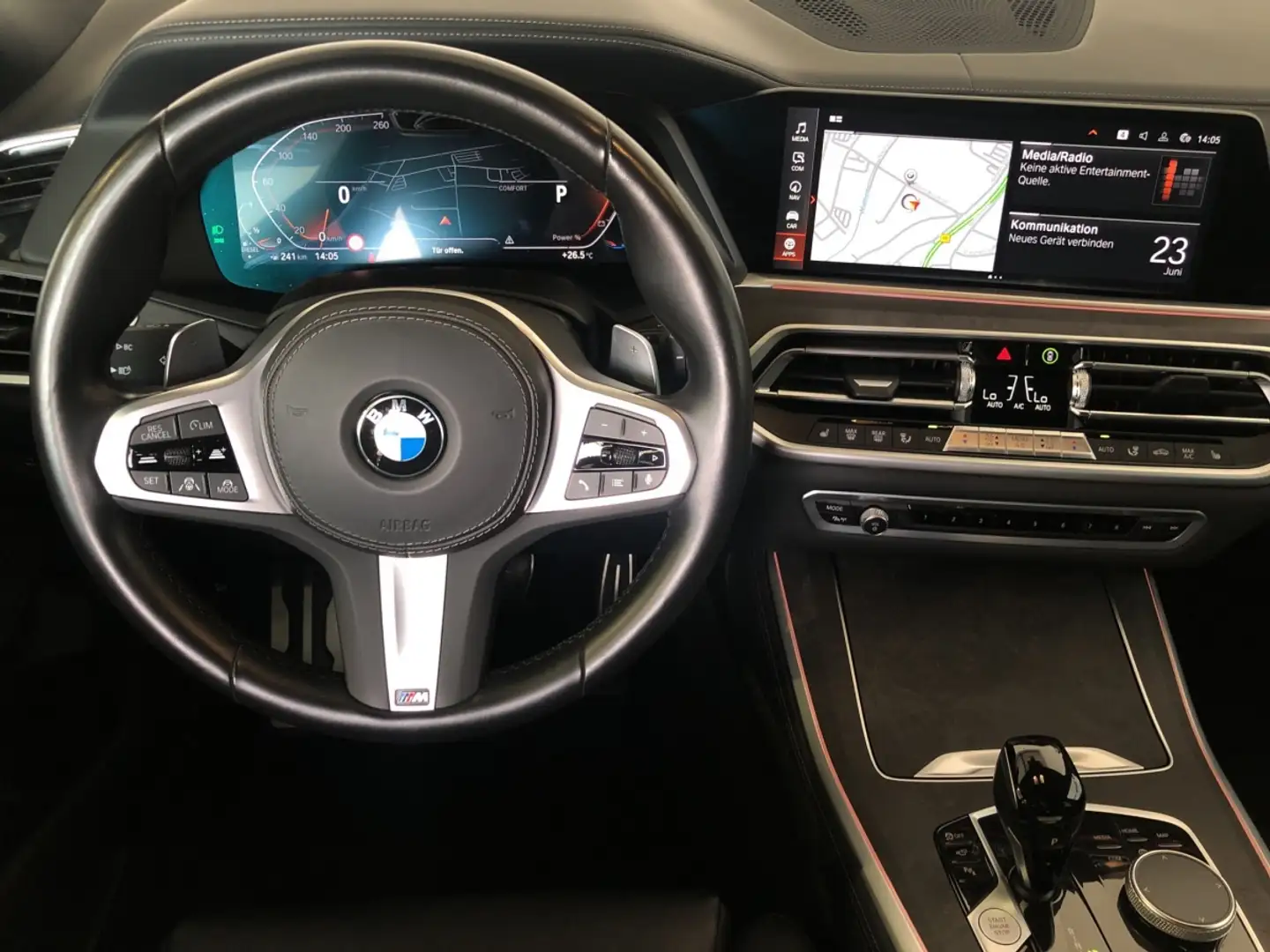 BMW X5 xDrive40d M Sport AHK/SHZ/LUFT/PANO/INTEG/360 AHK/ Gris - 2