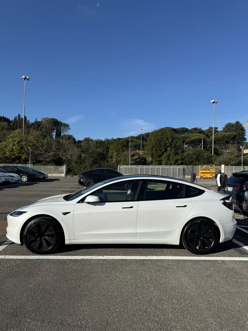 Tesla Model 3 Standard RWD Plus (Highland) - 1