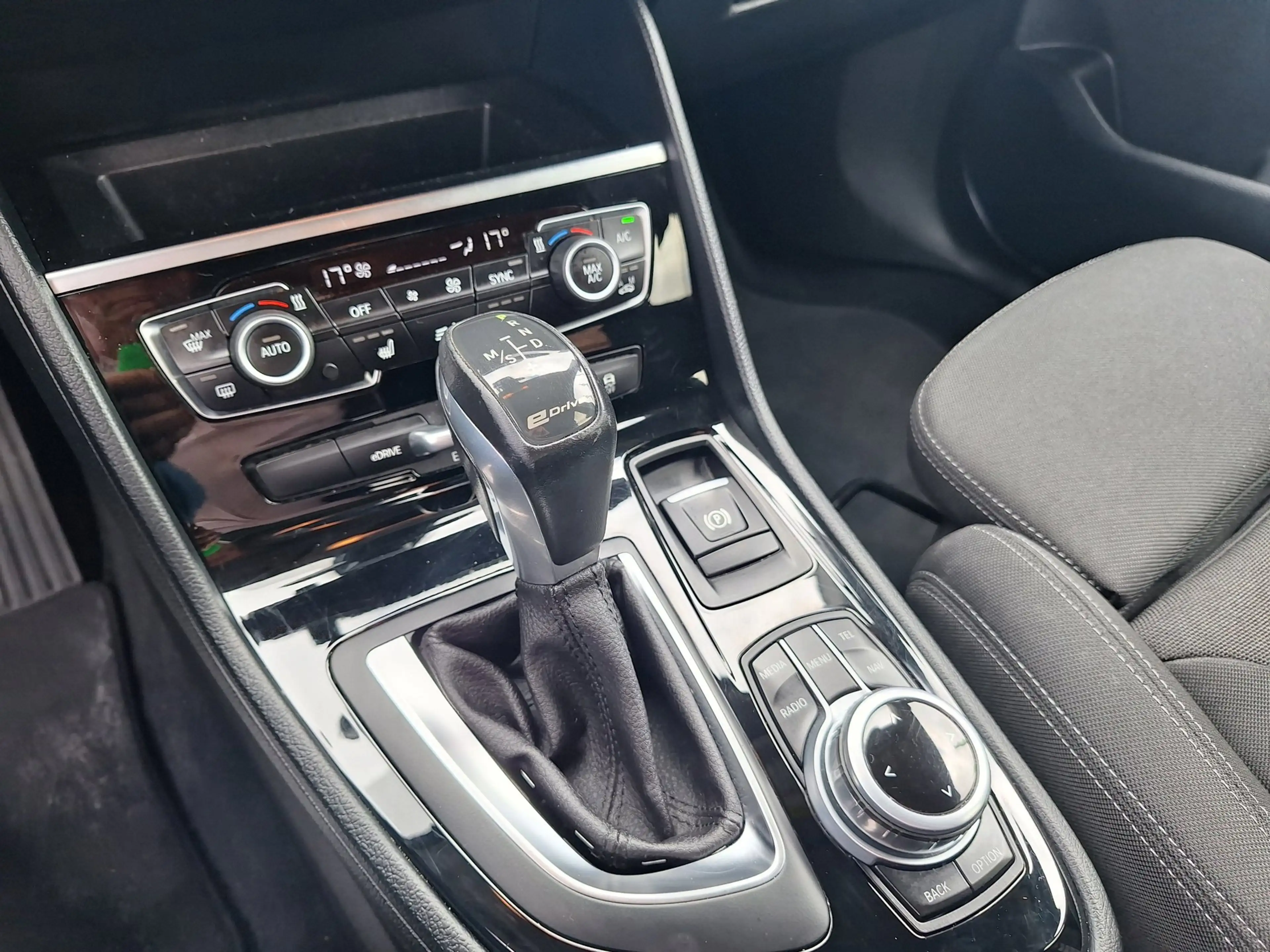 BMW 225 2-serie Active Tourer 225xe iPerformance Executive — photo 12