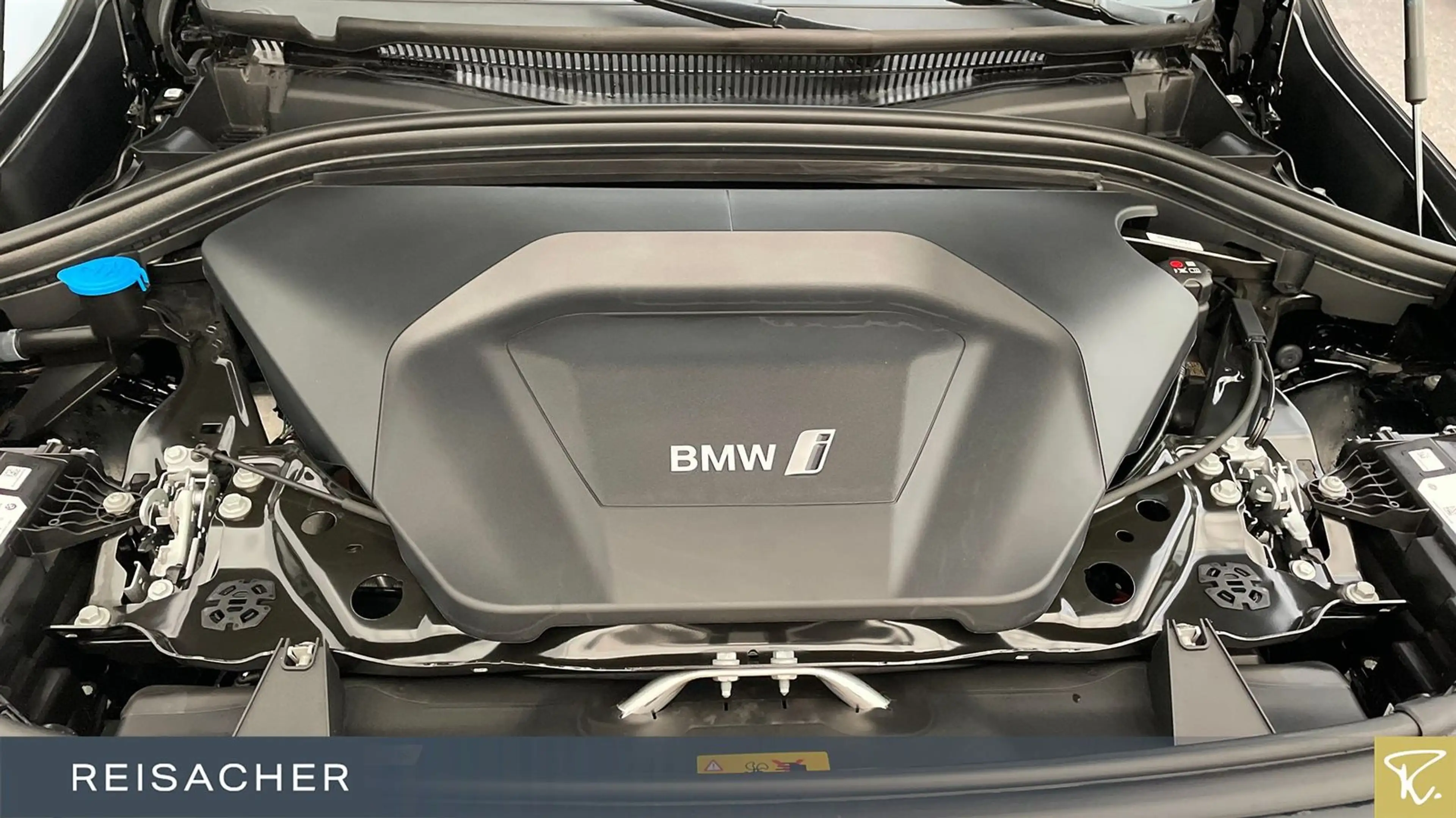 BMW iX1 xDrive30  LCProf HUD 360° AHK PDC 17"LM — photo 7