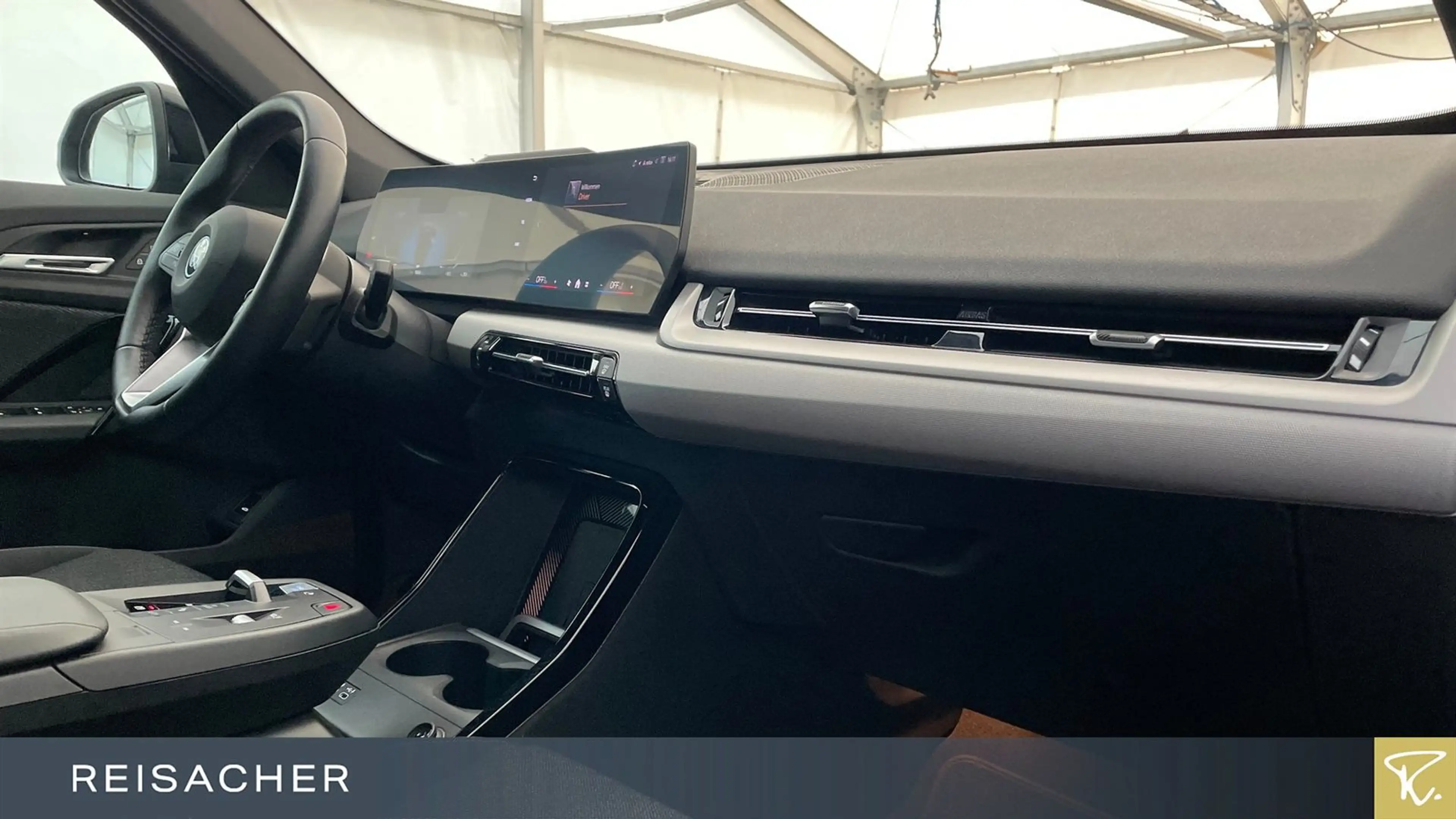 BMW iX1 xDrive30  LCProf HUD 360° AHK PDC 17"LM — photo 13