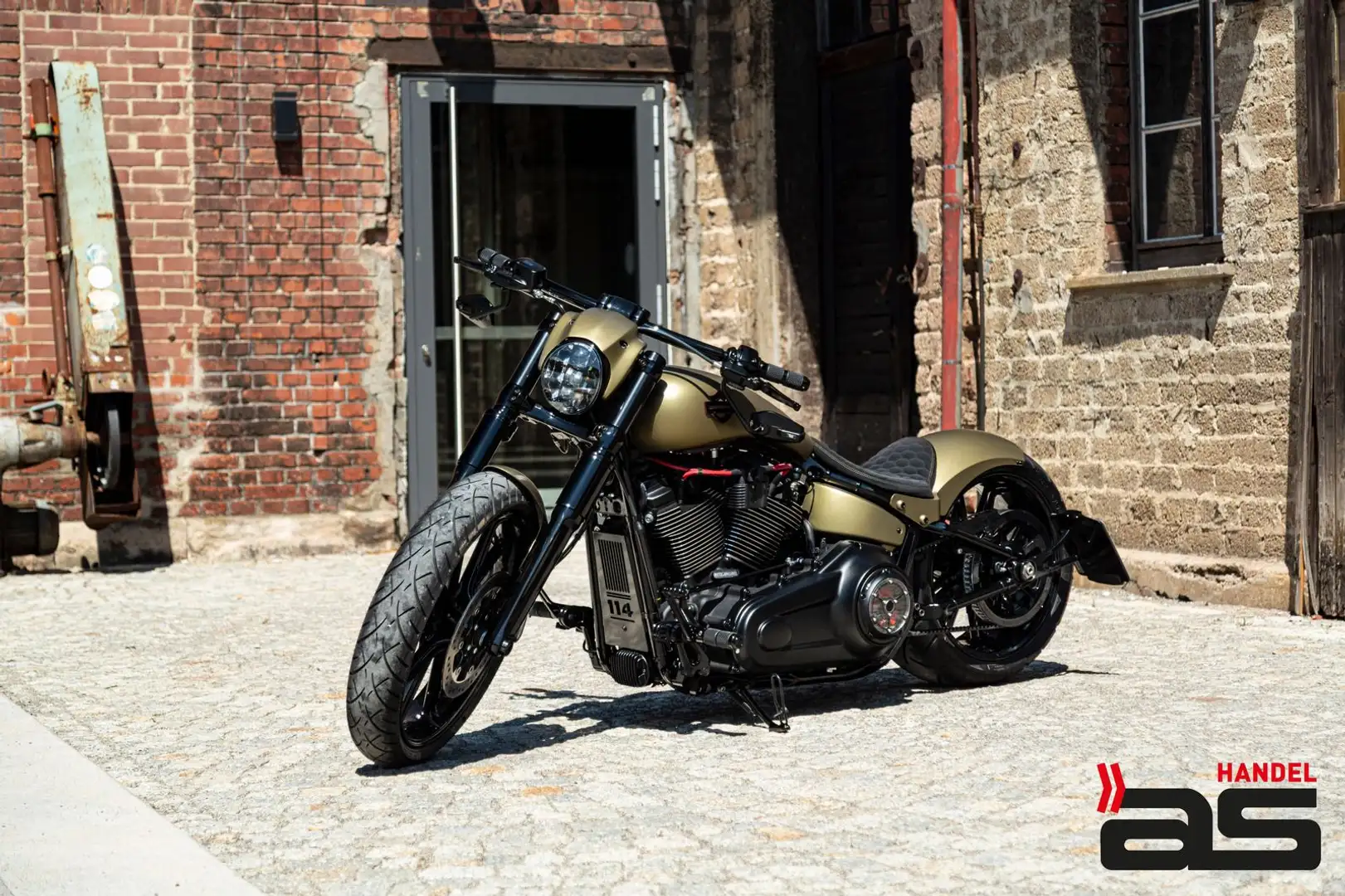 Harley-Davidson Breakout 114 Custom Groen - 1