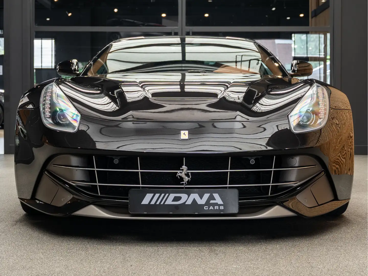 Ferrari F12 Berlinetta New Power Warranty 6.3 V12 Dealer Onder Noir - 2