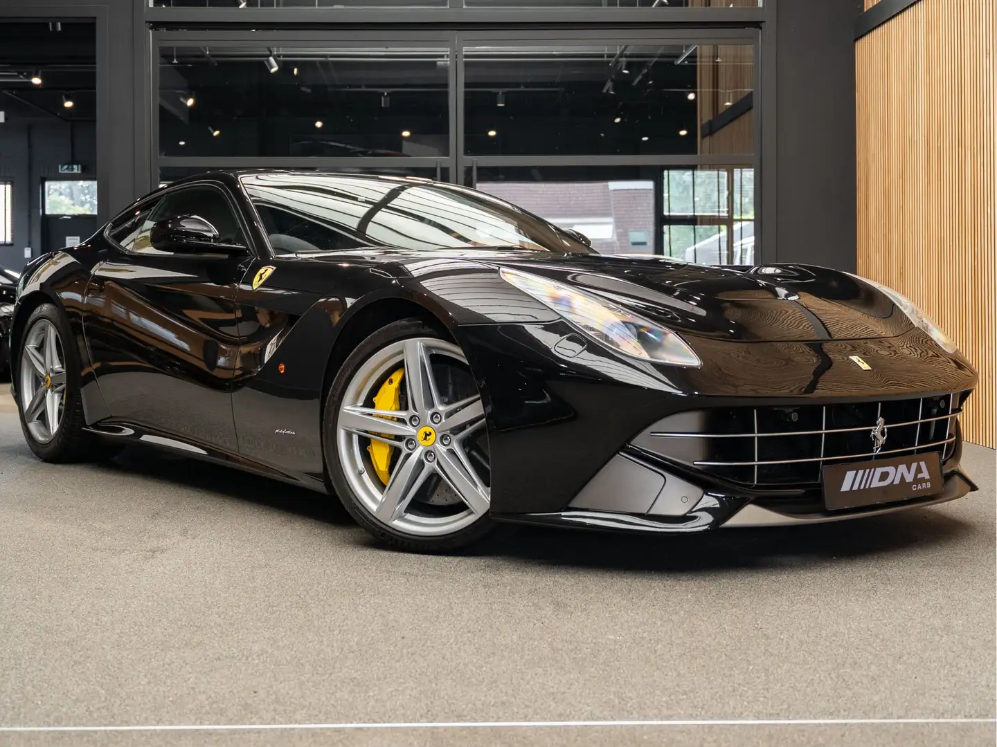 Ferrari F12 Berlinetta New Power Warranty 6.3 V12 Dealer Onder Noir - 1