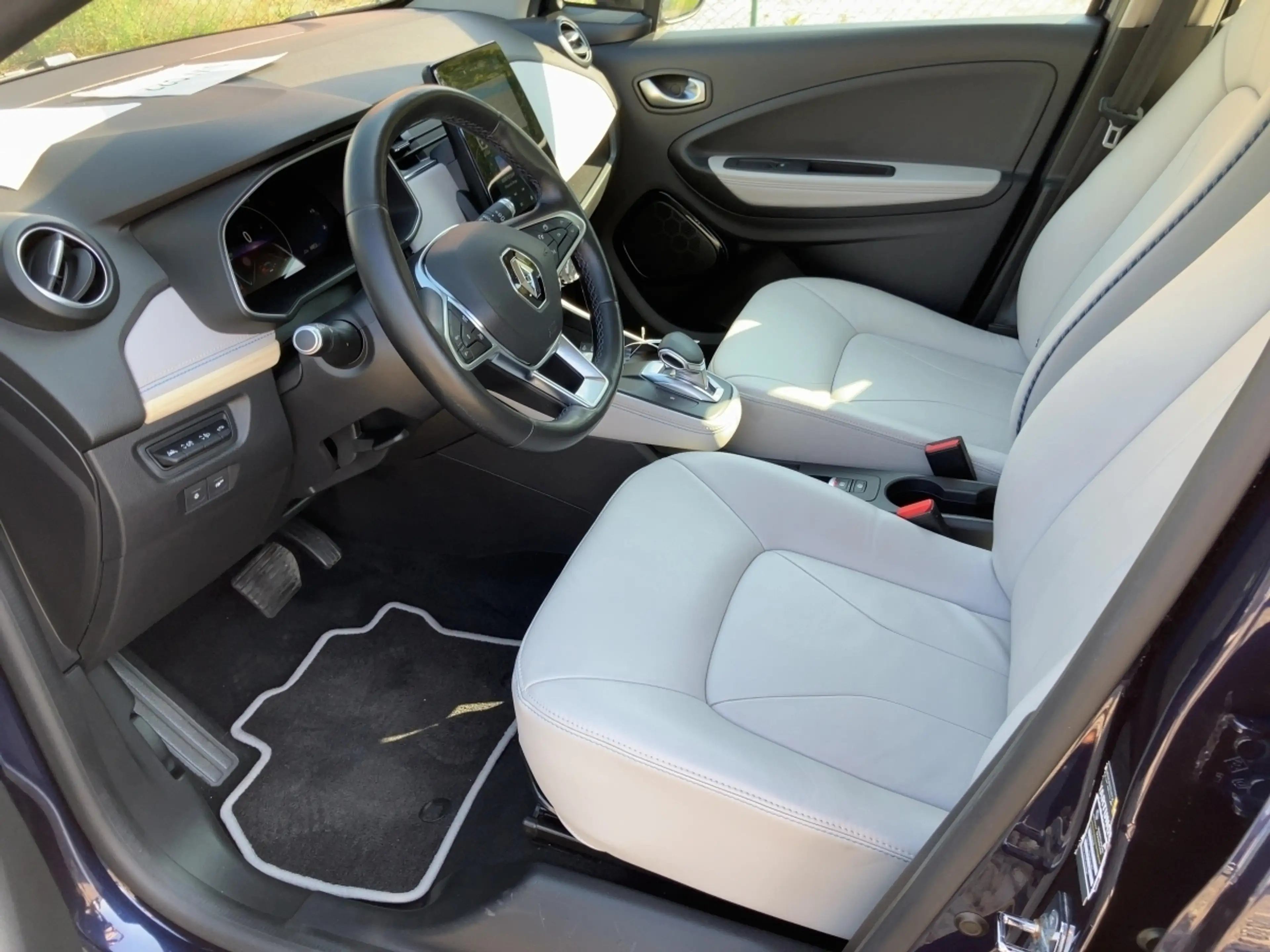 Renault ZOE RIVIERA R135 Z.E. 50 — photo 12