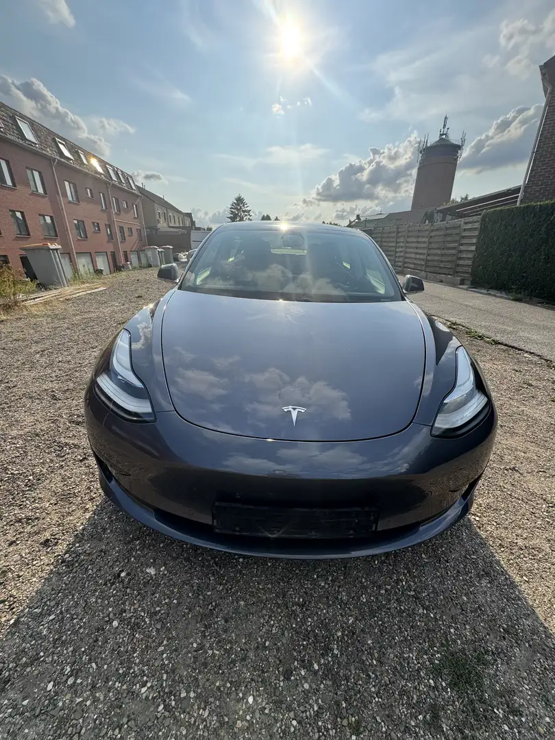 Tesla Model 3 Standard Reichweite Plus Hinterradantrieb - 1