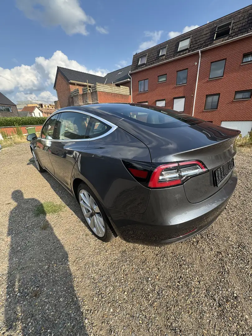 Tesla Model 3 Standard Reichweite Plus Hinterradantrieb - 2