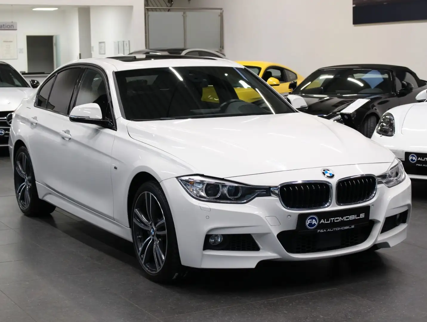 BMW 335 i xDrive M Sport*Head-up*Kamera*Harman-Kardon Weiß - 2