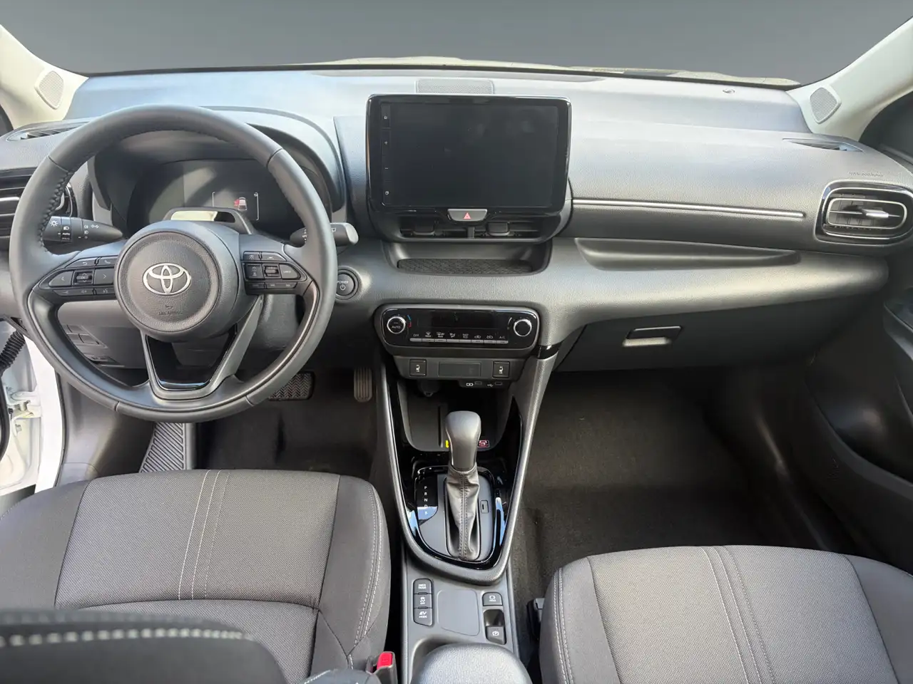 Toyota Yaris 2026 — фото 10