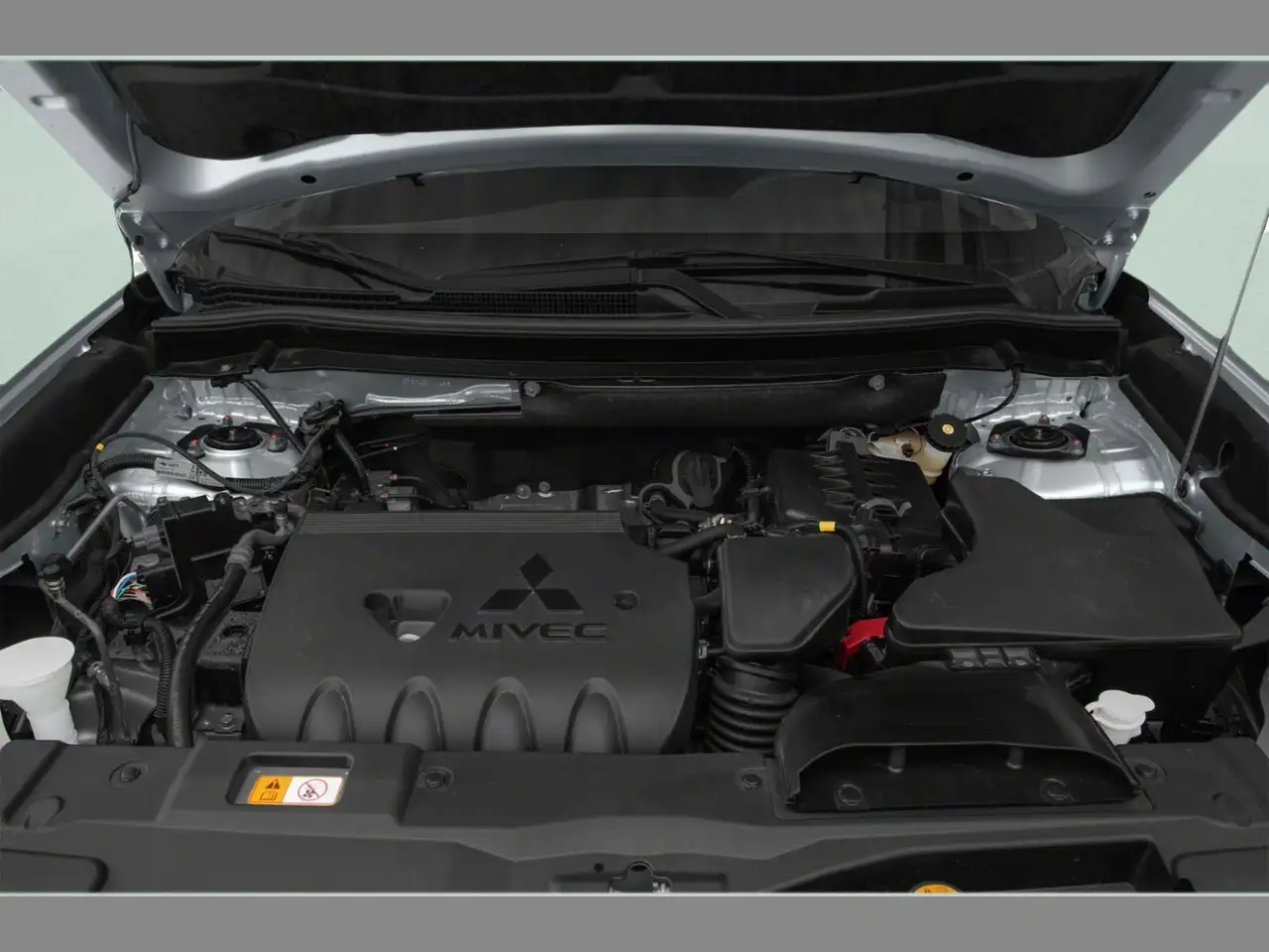 Mitsubishi Outlander снимка Mitsubishi Outlander