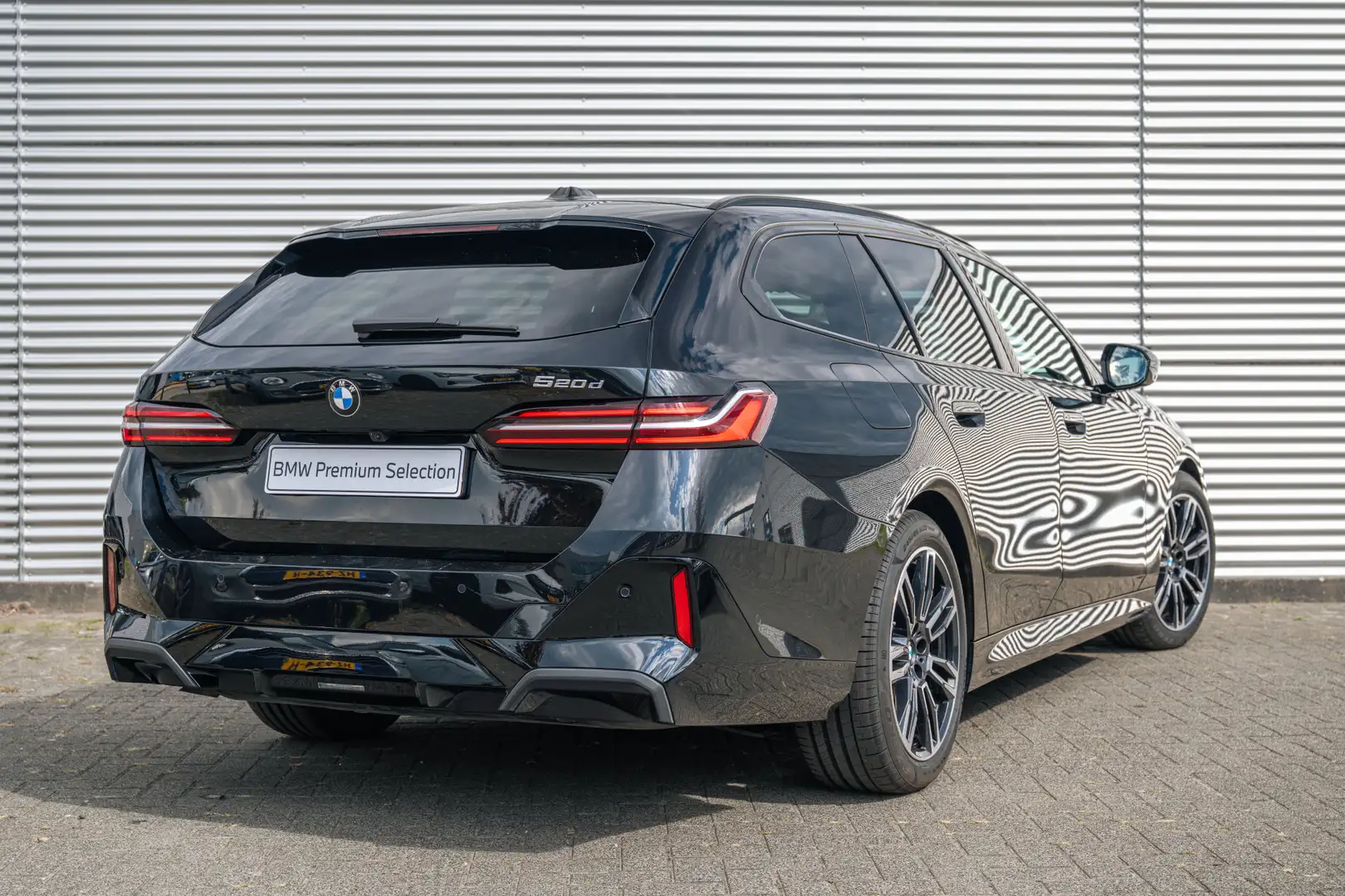 BMW 520 5 Serie Touring 520d M Sport Automaat / Trekhaak / Noir - 2