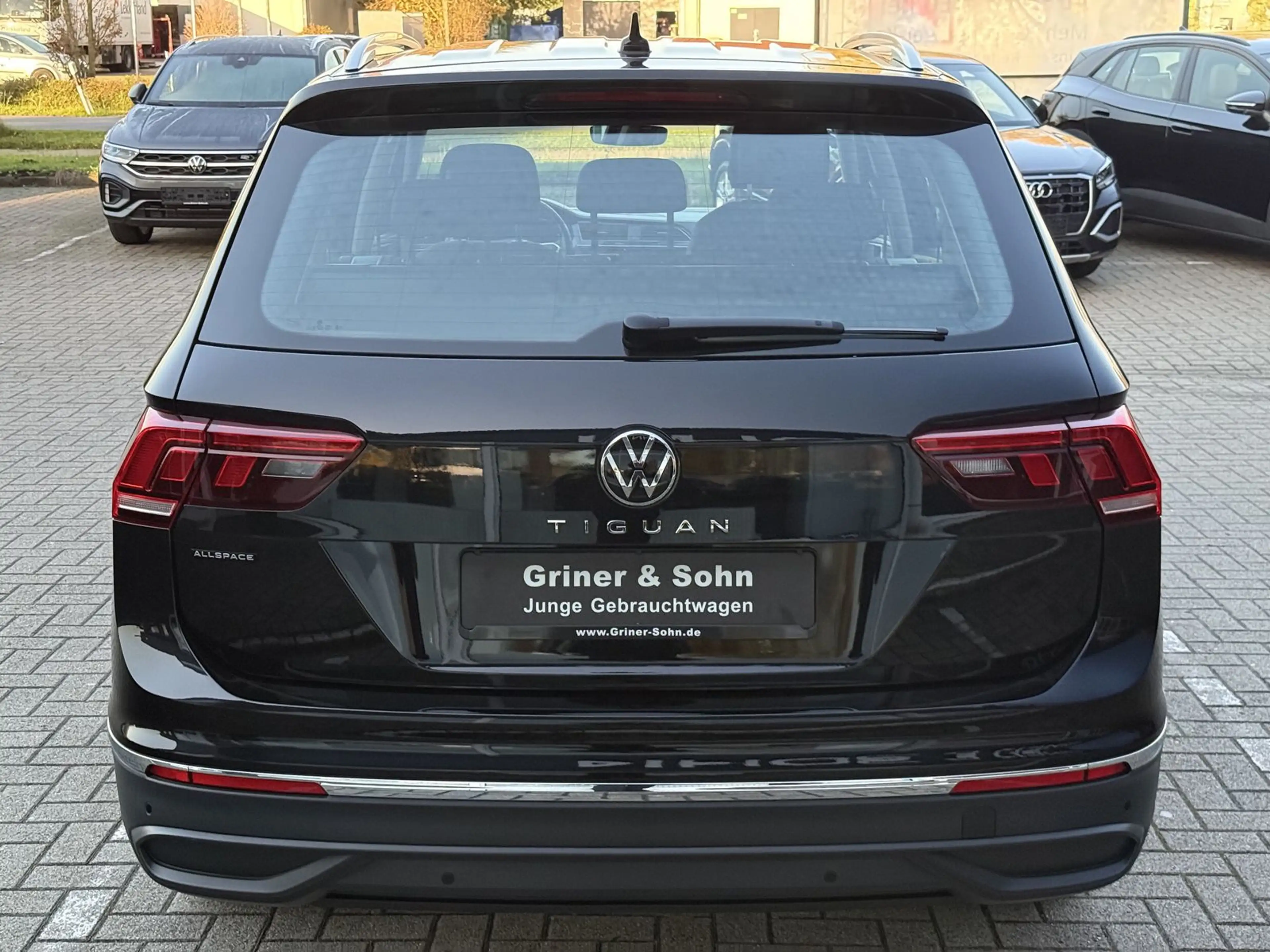 Volkswagen Tiguan Allspace Life,7-Sitzer,Winter,AHK,ACC. — photo 7