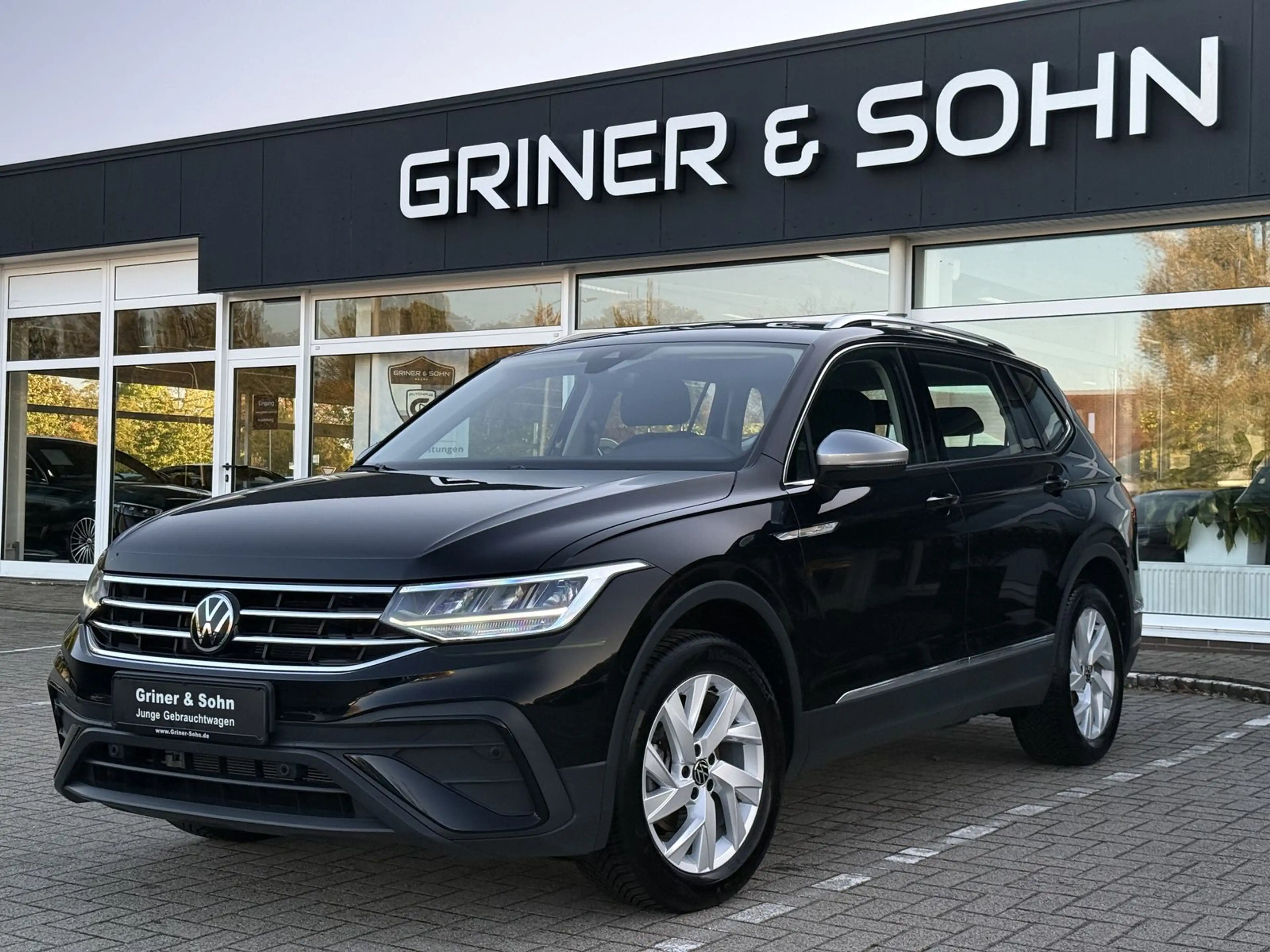 Volkswagen Tiguan Allspace Life,7-Sitzer,Winter,AHK,ACC.