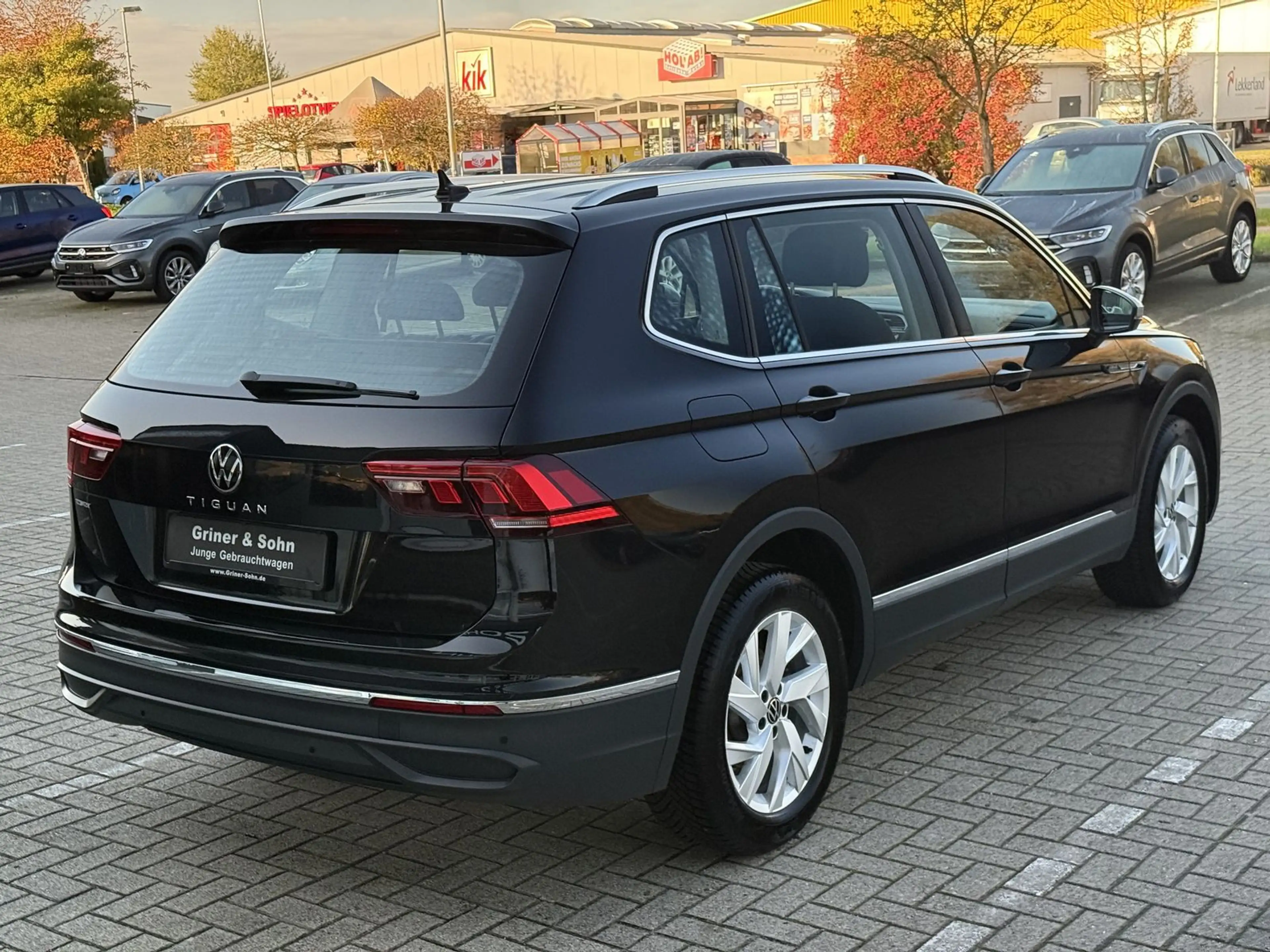 Volkswagen Tiguan Allspace Life,7-Sitzer,Winter,AHK,ACC. — photo 6