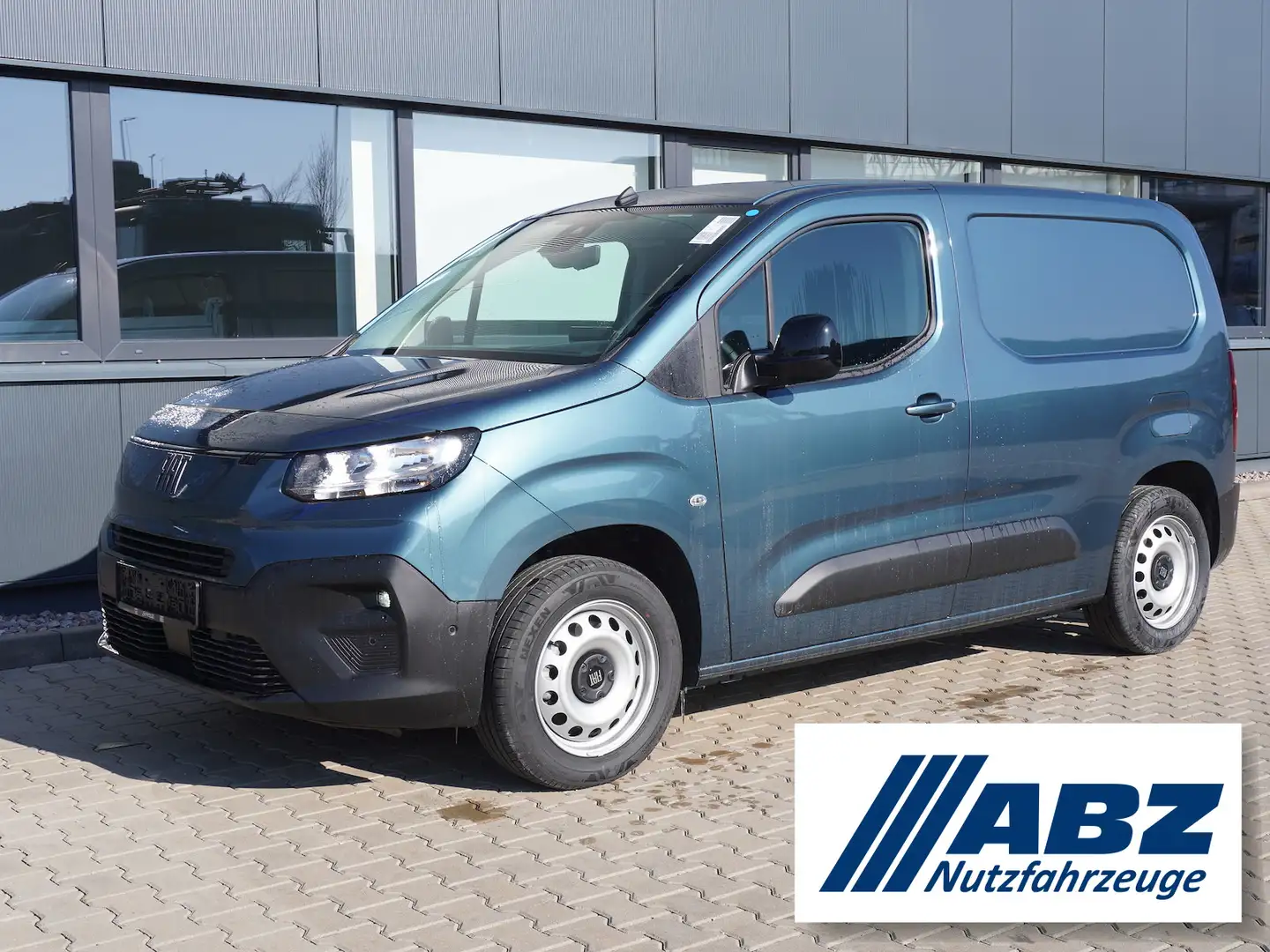 Fiat Doblo Cargo 130 Automatik / Vollausstattung Blau - 1