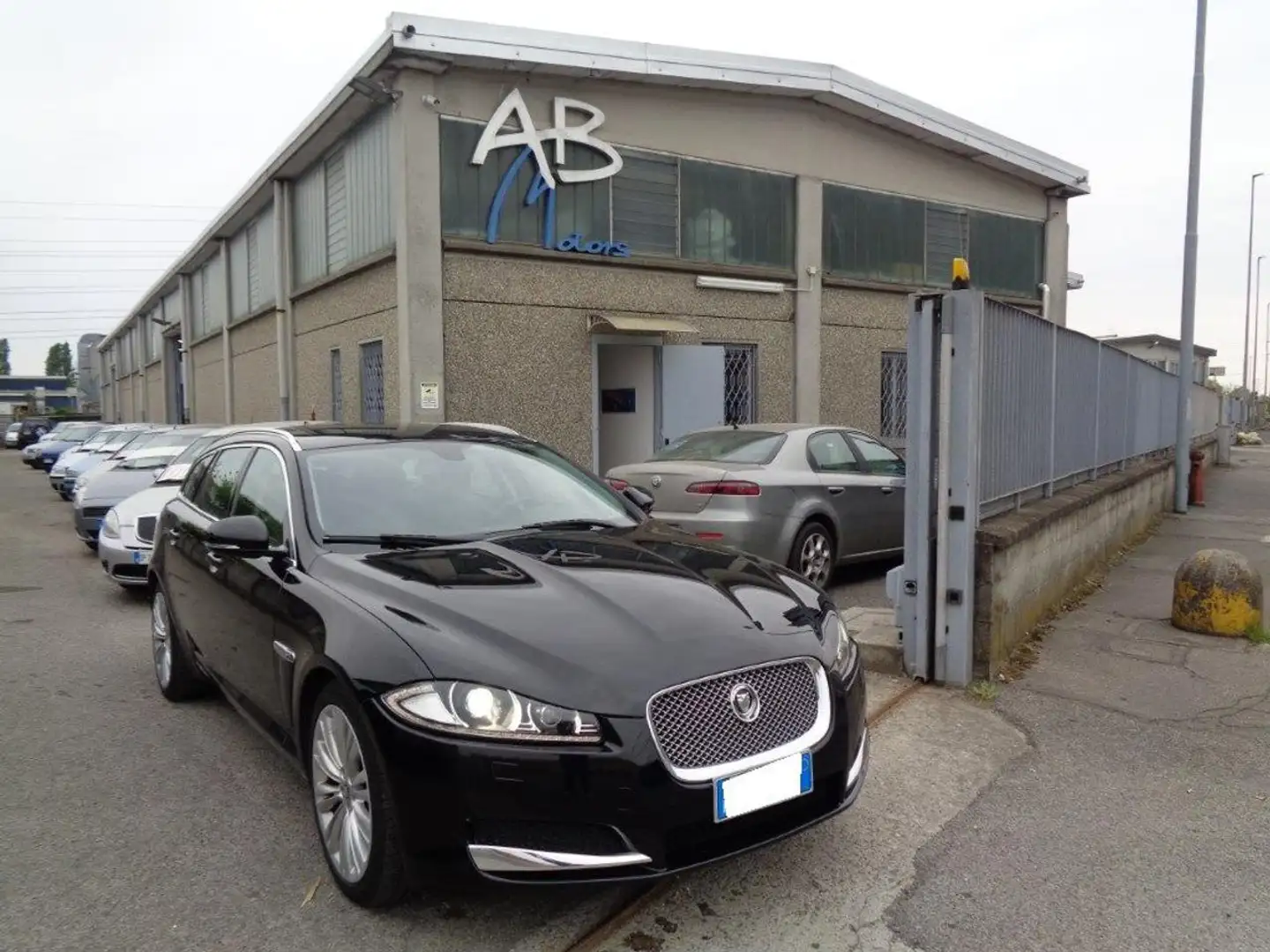 Jaguar XF Sportbrake 2.2 D 200 CV Premium Luxury *GARANTITA* Schwarz - 1