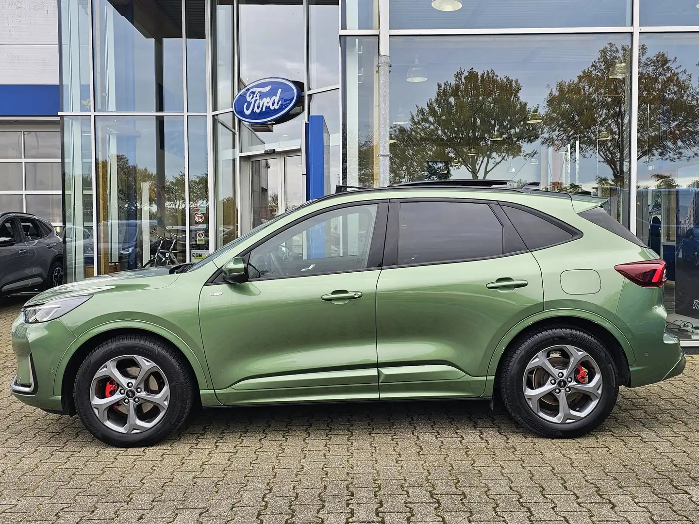 Ford Kuga 2.5 FHEV ST-Line X 190pk | Driver Assistance Pack Groen - 2