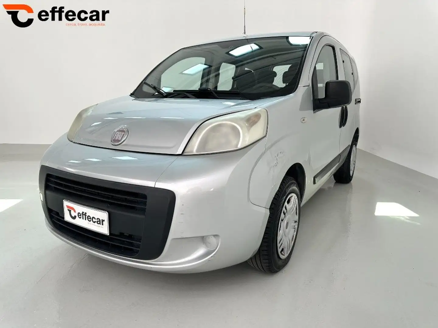 Fiat Qubo 1.4 8V 73CV NEOPATENTATI Plateado - 1