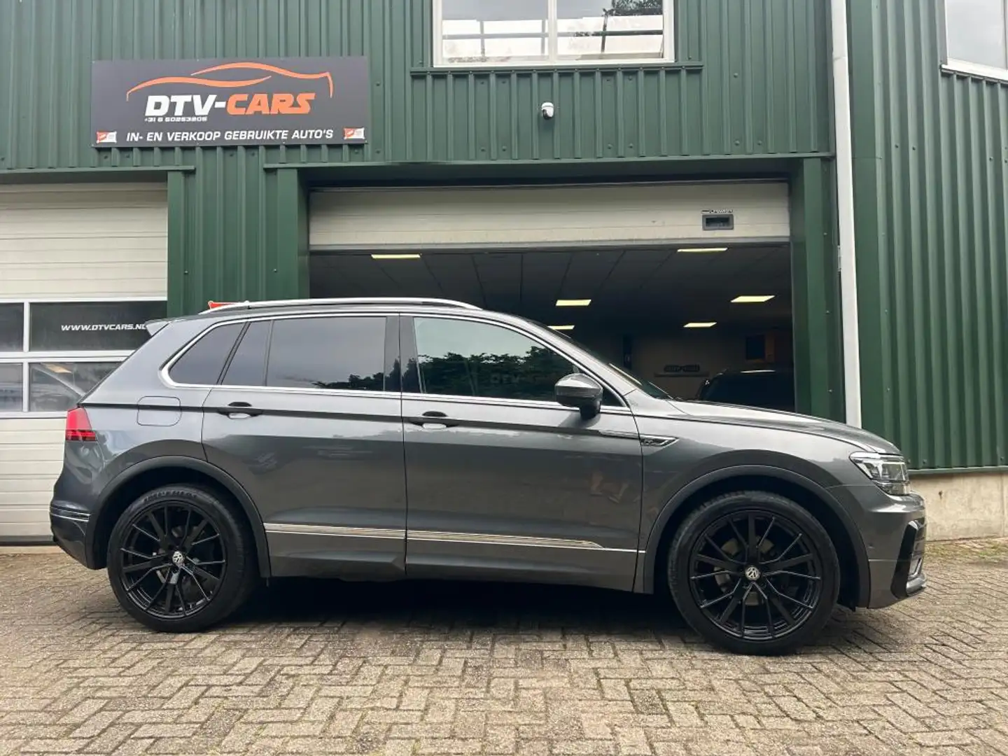 Volkswagen Tiguan 2.0Tdi DSG Grijs Kenteken 3x RLINE pano full optie Grigio - 2