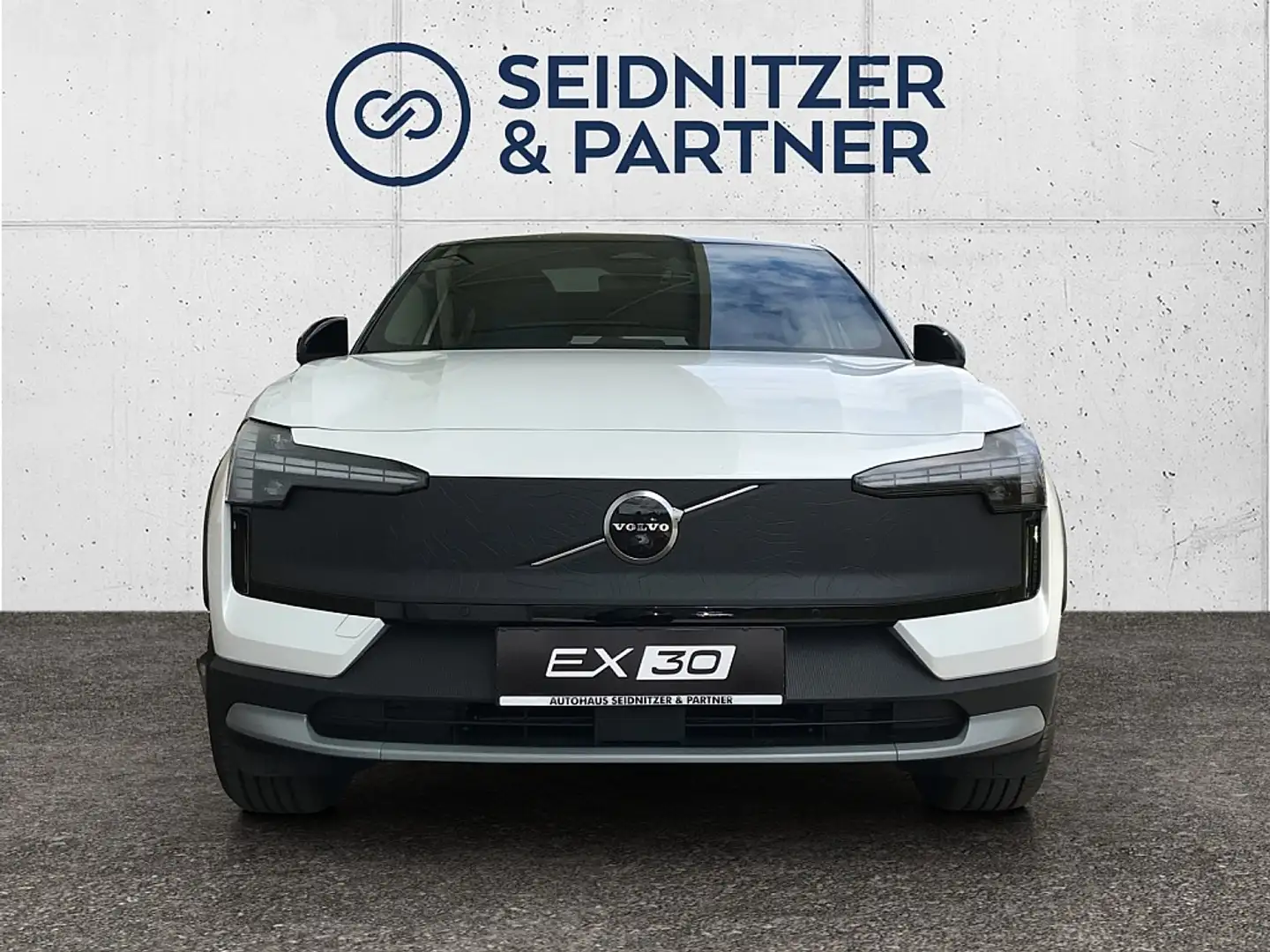 Volvo EX30 Cross Country Ultra Twin Motor Performance AWD Weiß - 2