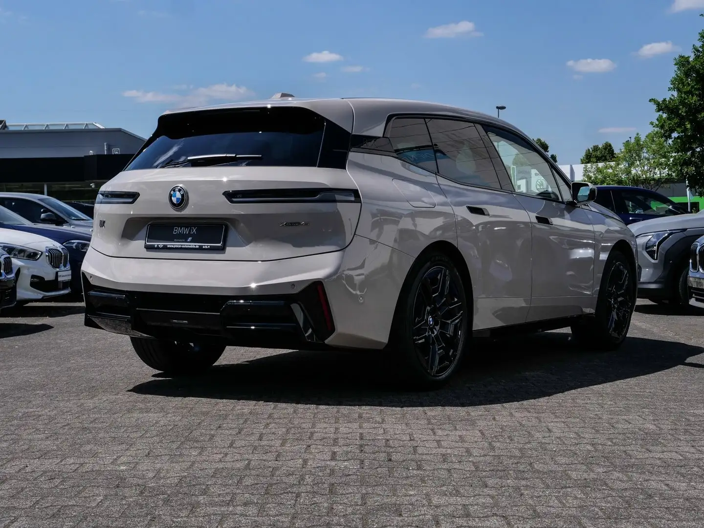 BMW iX xDrive45 MSport HuD AHK H/K DA Prof PA Prof Grijs - 2