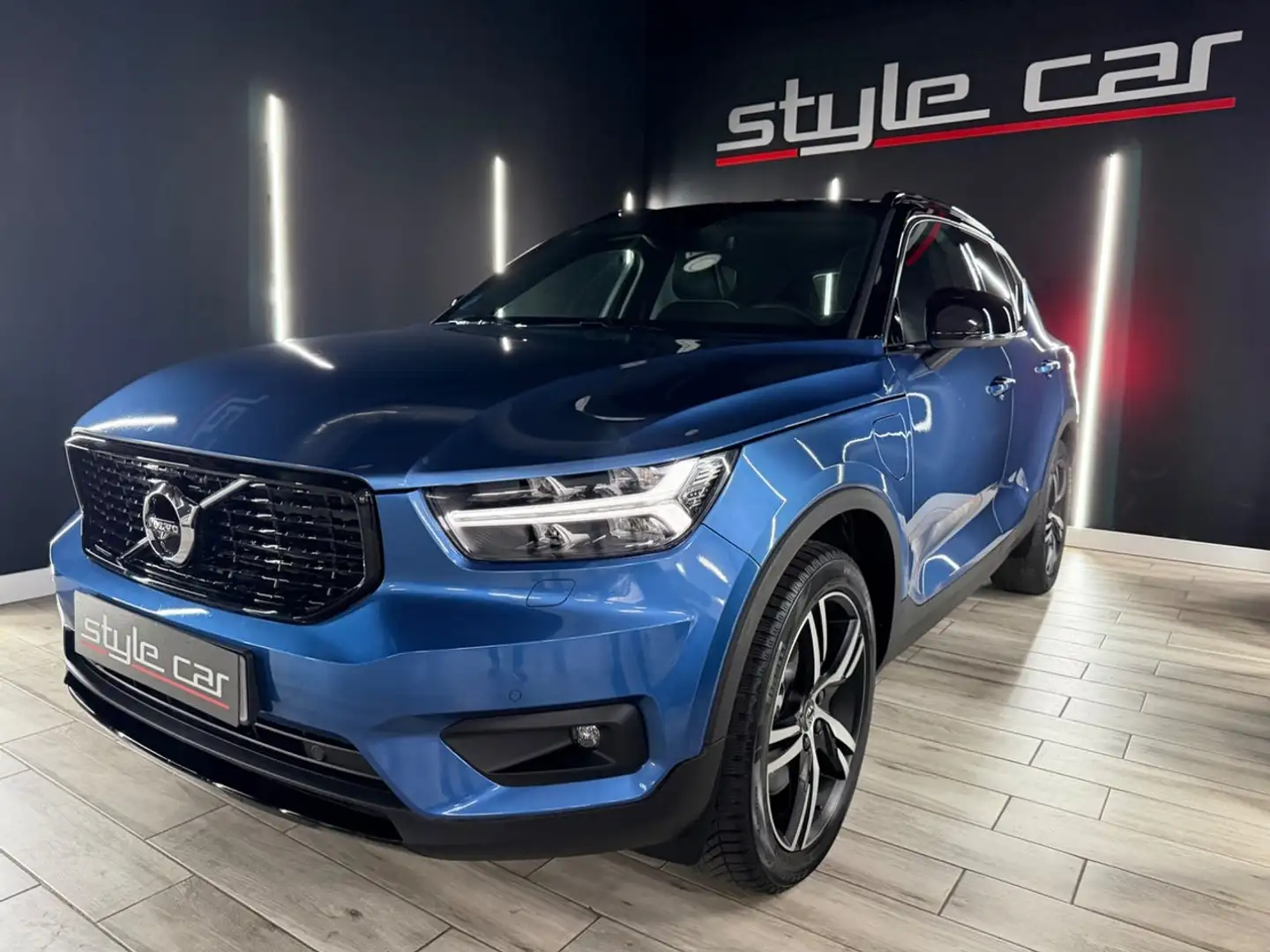 Volvo XC40 T4 Recharge R-Design Aut. Azul - 1